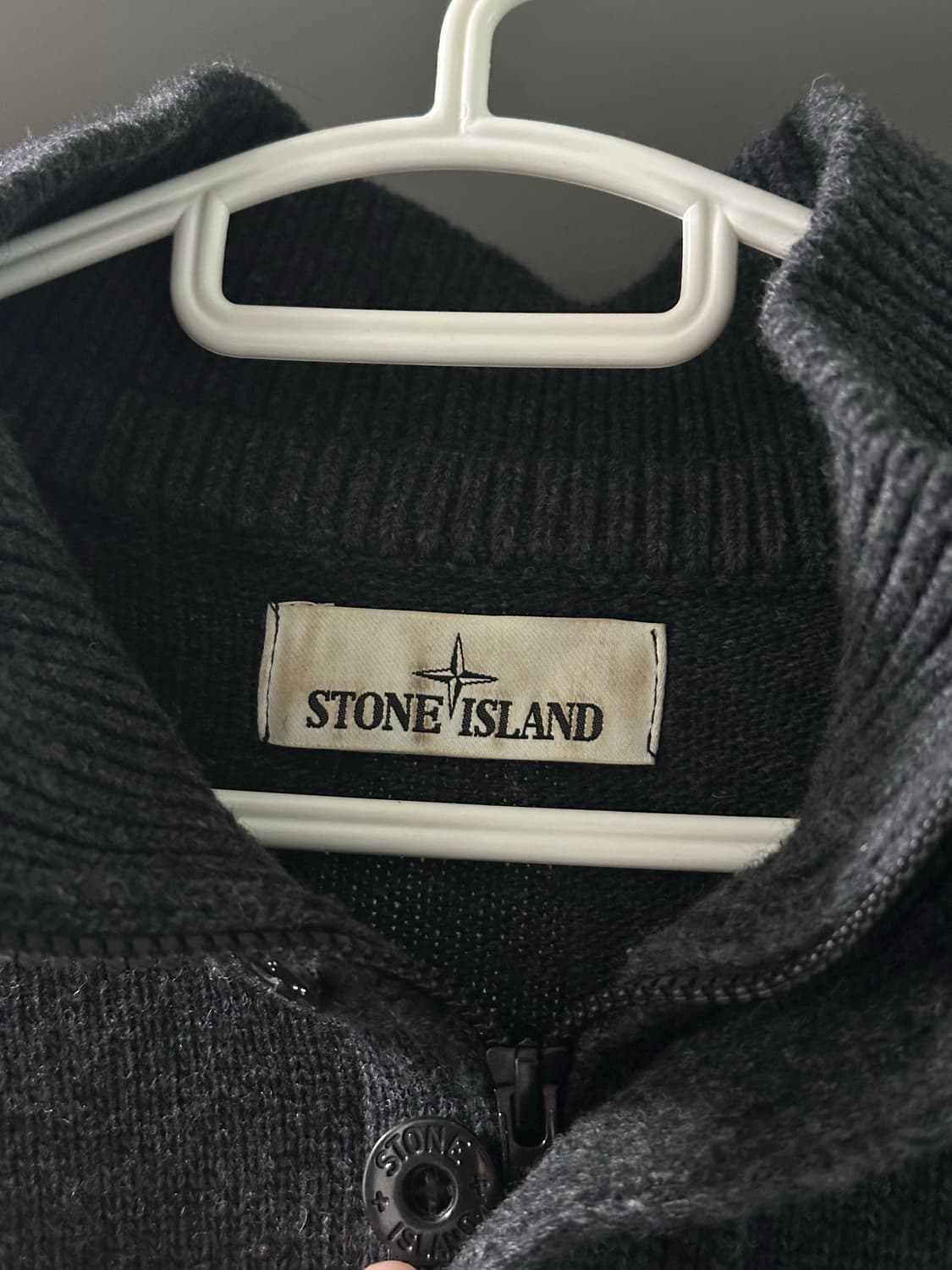 XL 스톤아일랜드 반집업 니트 챠콜 상품이미지4