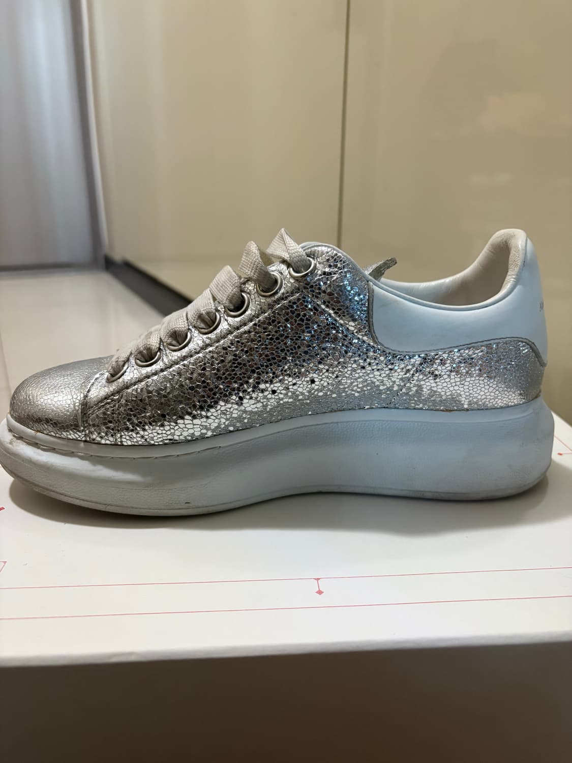 알렉산더 맥퀸 스니커즈 실버 정품 상품이미지5