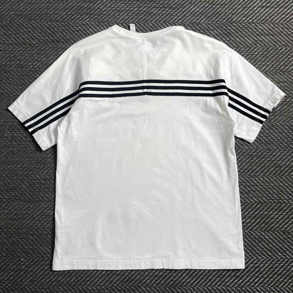 아디다스 오리지날 센터로고 화이트 반팔 티셔츠 y 4187 상품이미지3