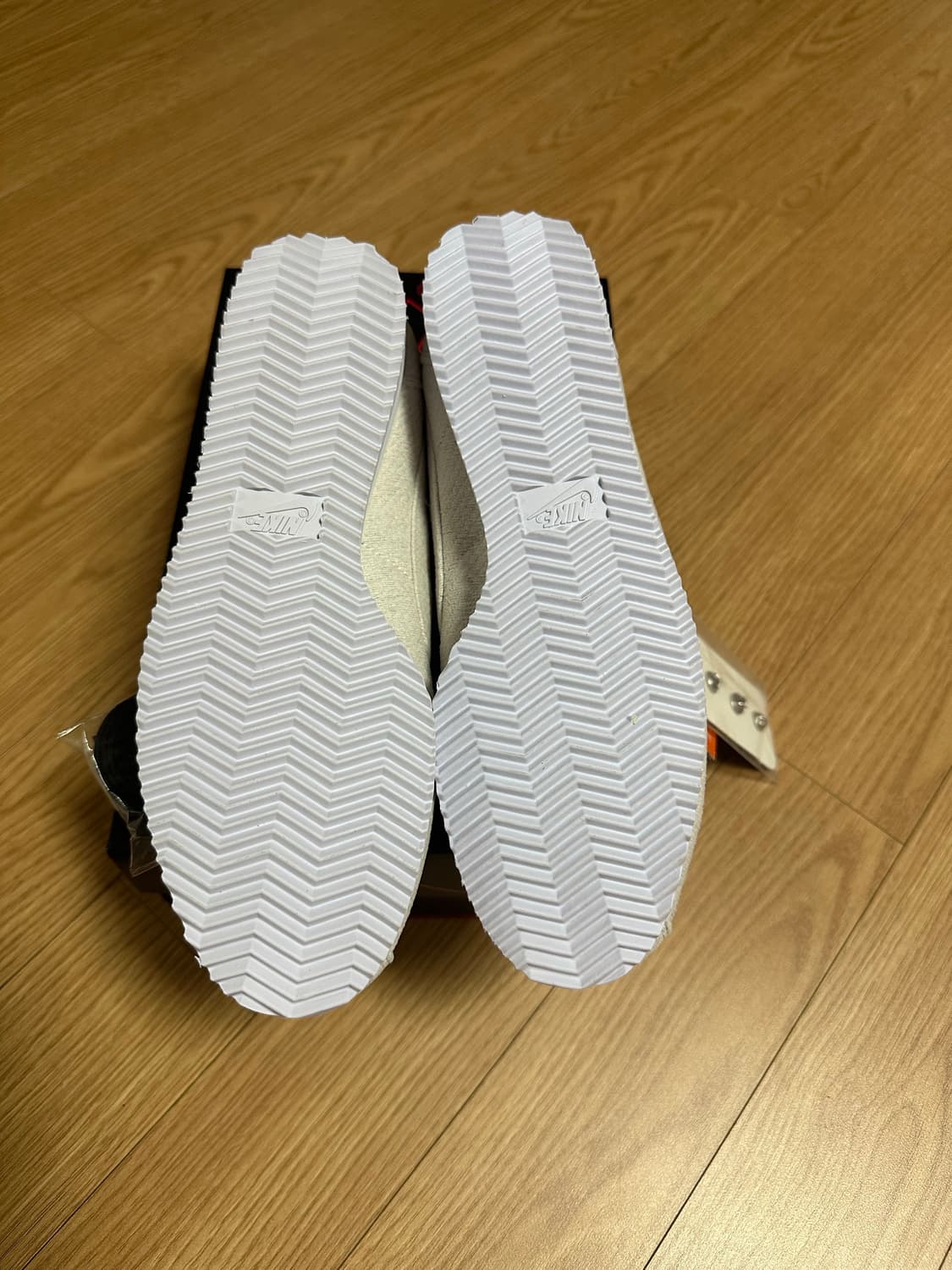 나이키 코르테즈 기묘한이야기 265 새상품 상품이미지3