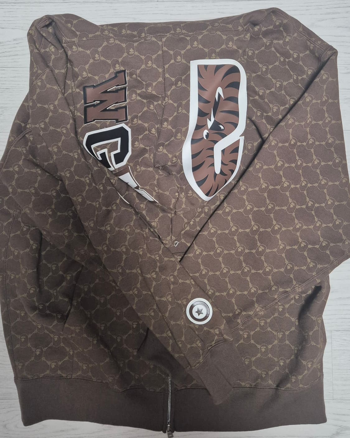 베이프 컬리지 모노그램 릴렉스드 핏 샤크 풀 집 후드 브라운 XL 판매 상품이미지2