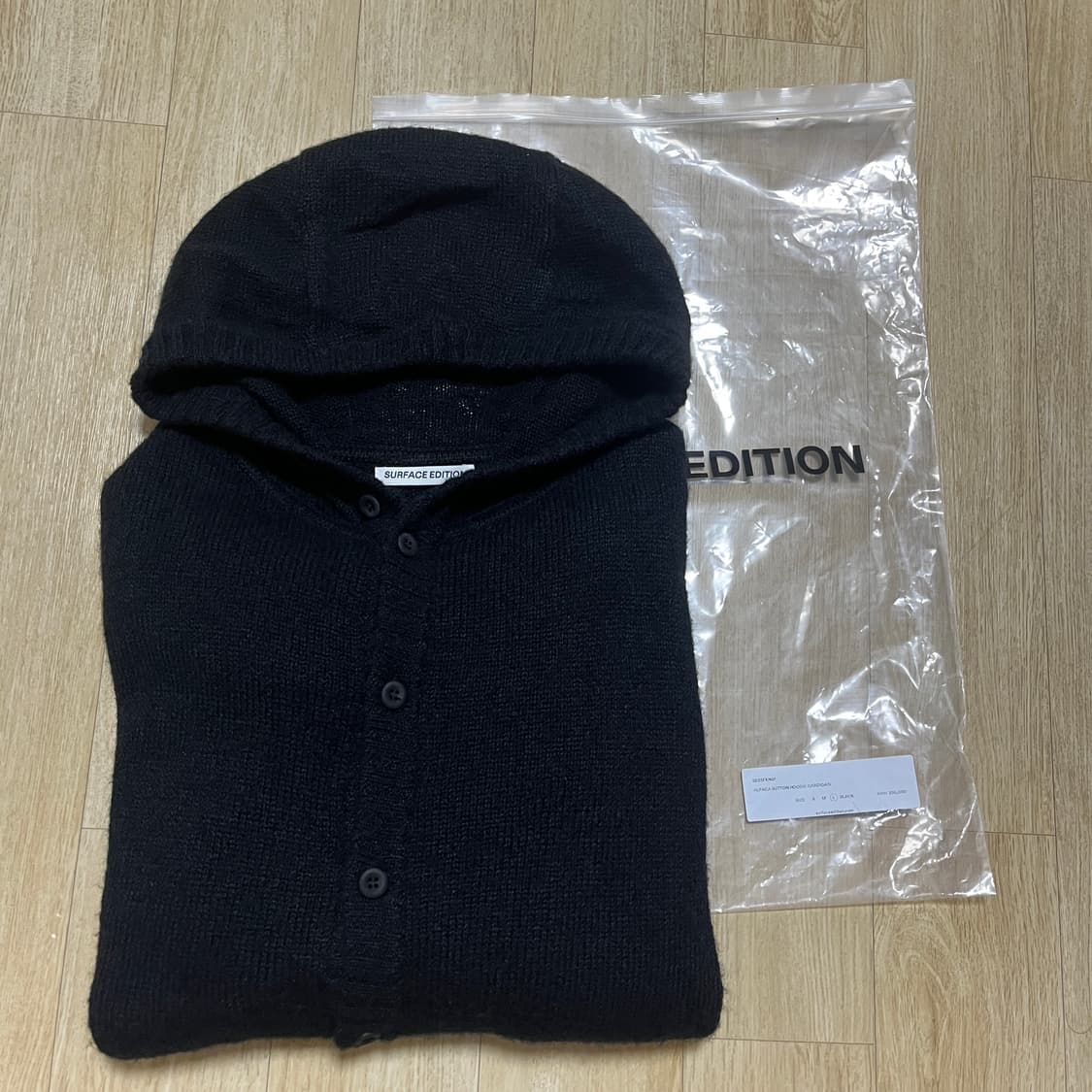 [L] 서피스에디션 BUTTON-UP HOODED KNIT BLACK 상품이미지2