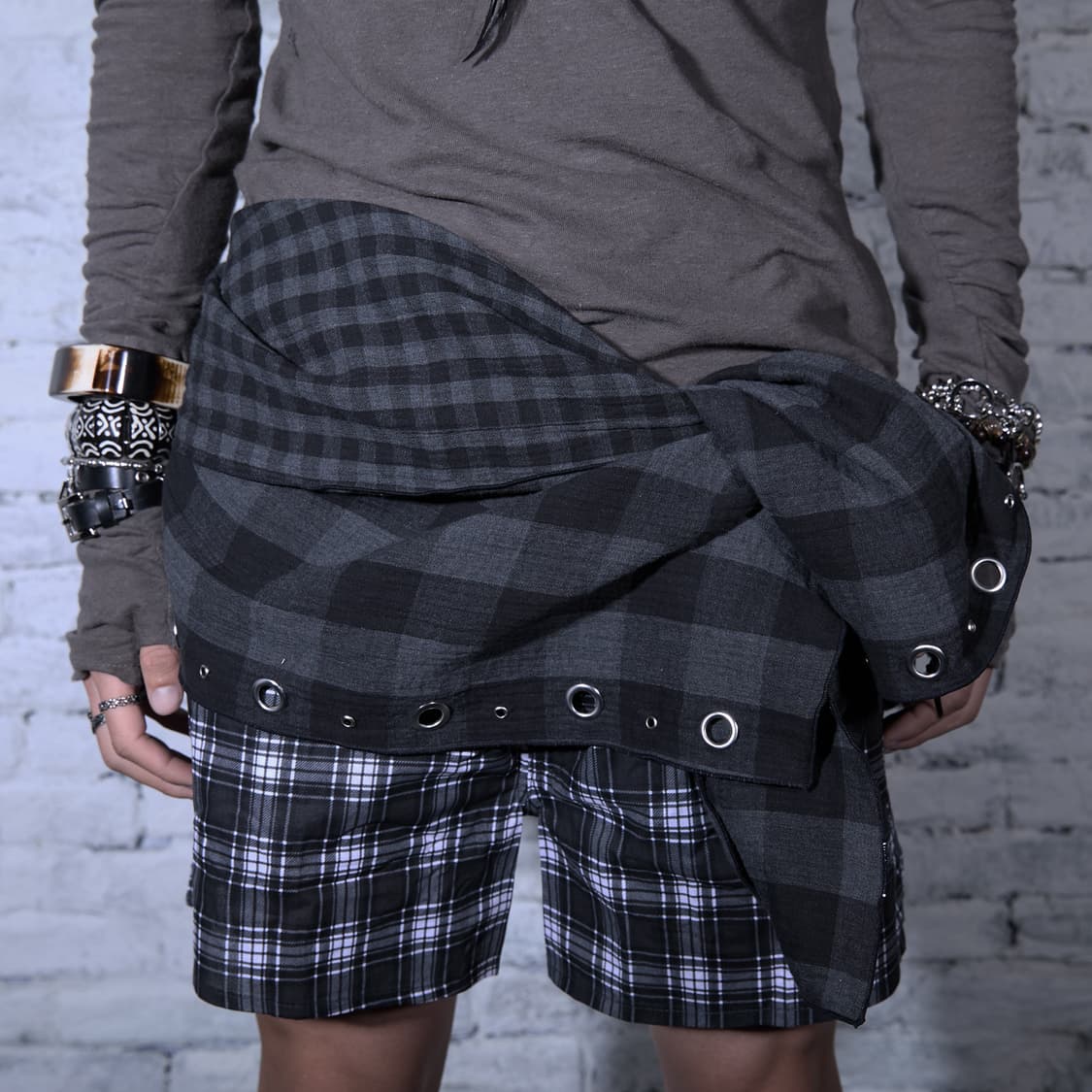 TWO CHECK EYELET SCARF 상품이미지3