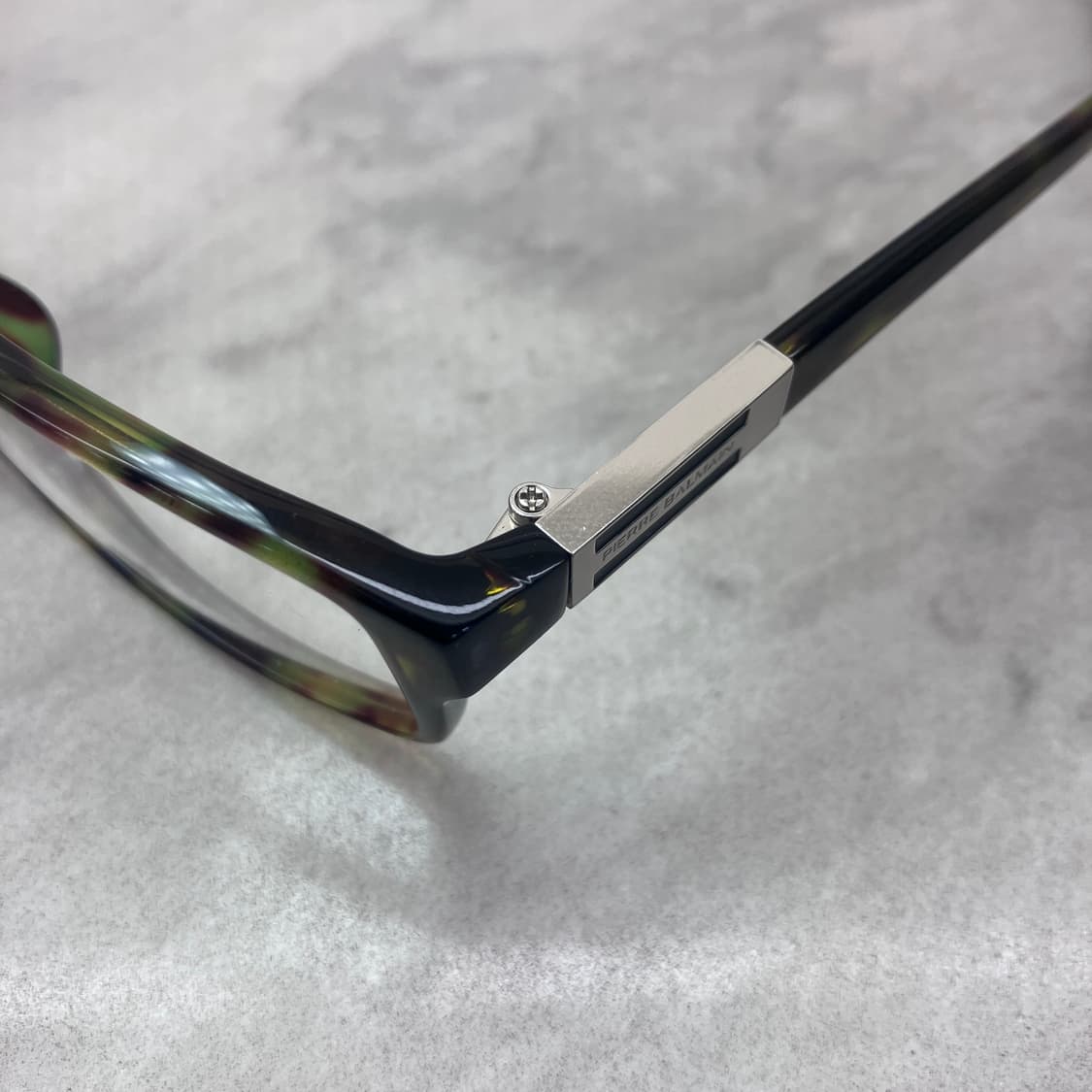 C98 피에르발망 Pierre Balmain 카키 패턴 스퀘어 뿔테 안경 상품이미지2