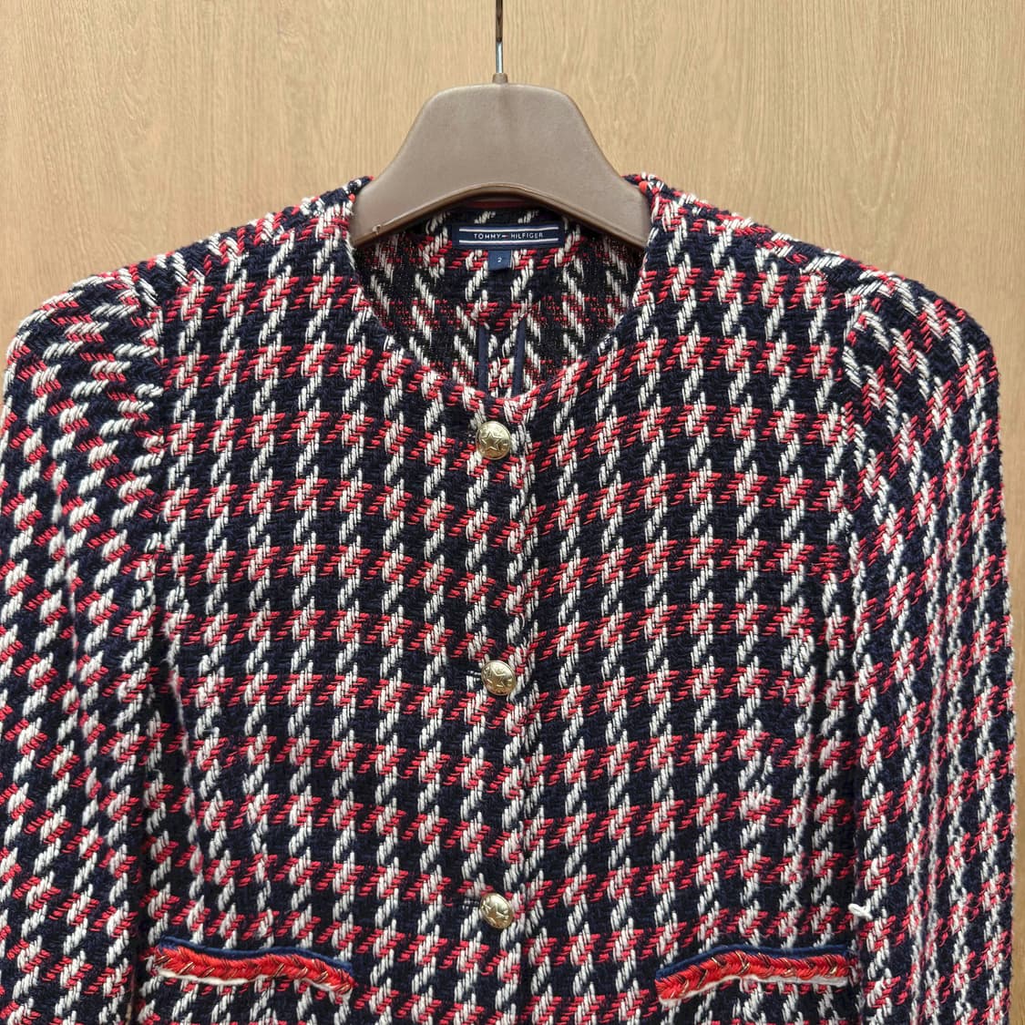 타미힐피거 트위드 체크 패턴 자켓 금장 버튼 디테일 레드 네이비 상품이미지4