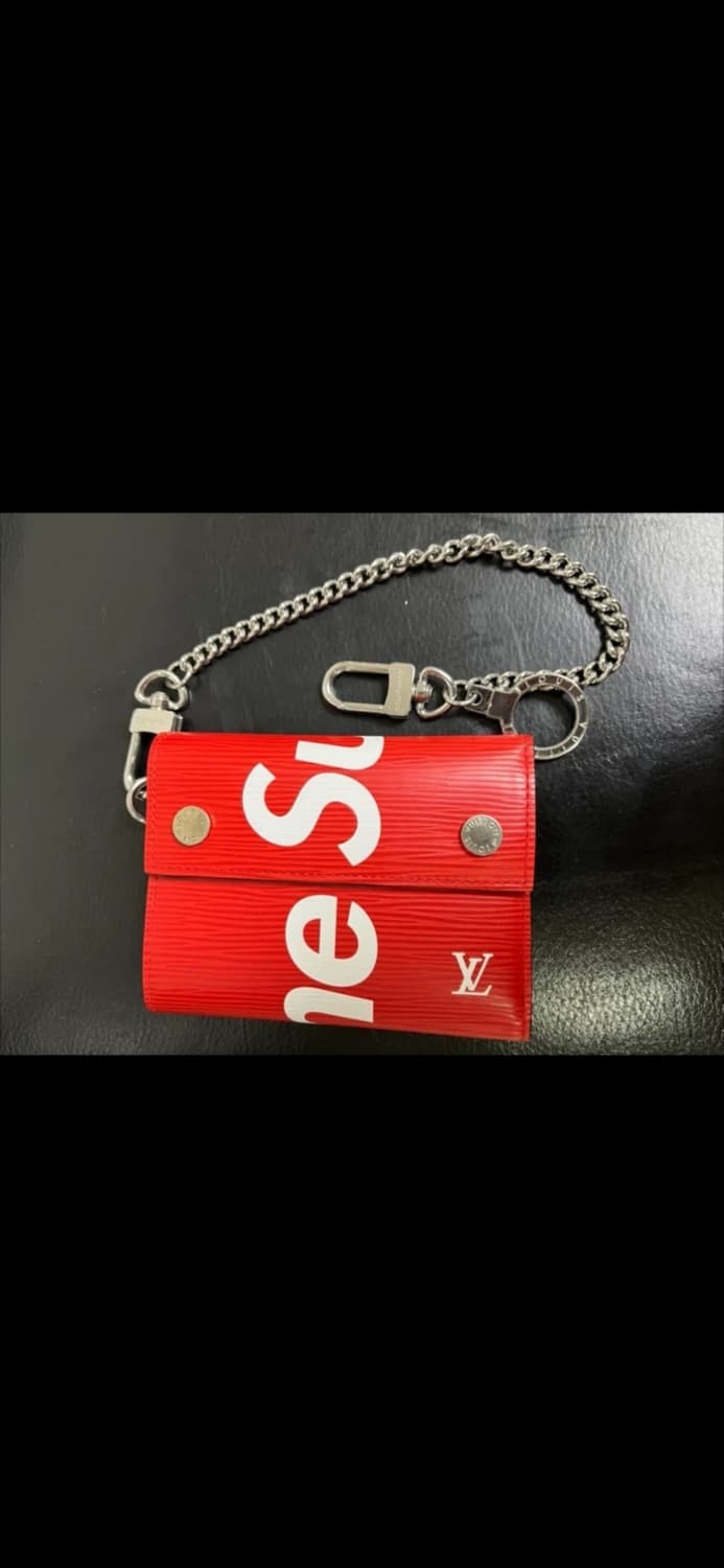 루이비통 X 슈프림 체인지갑 레드 상품이미지1