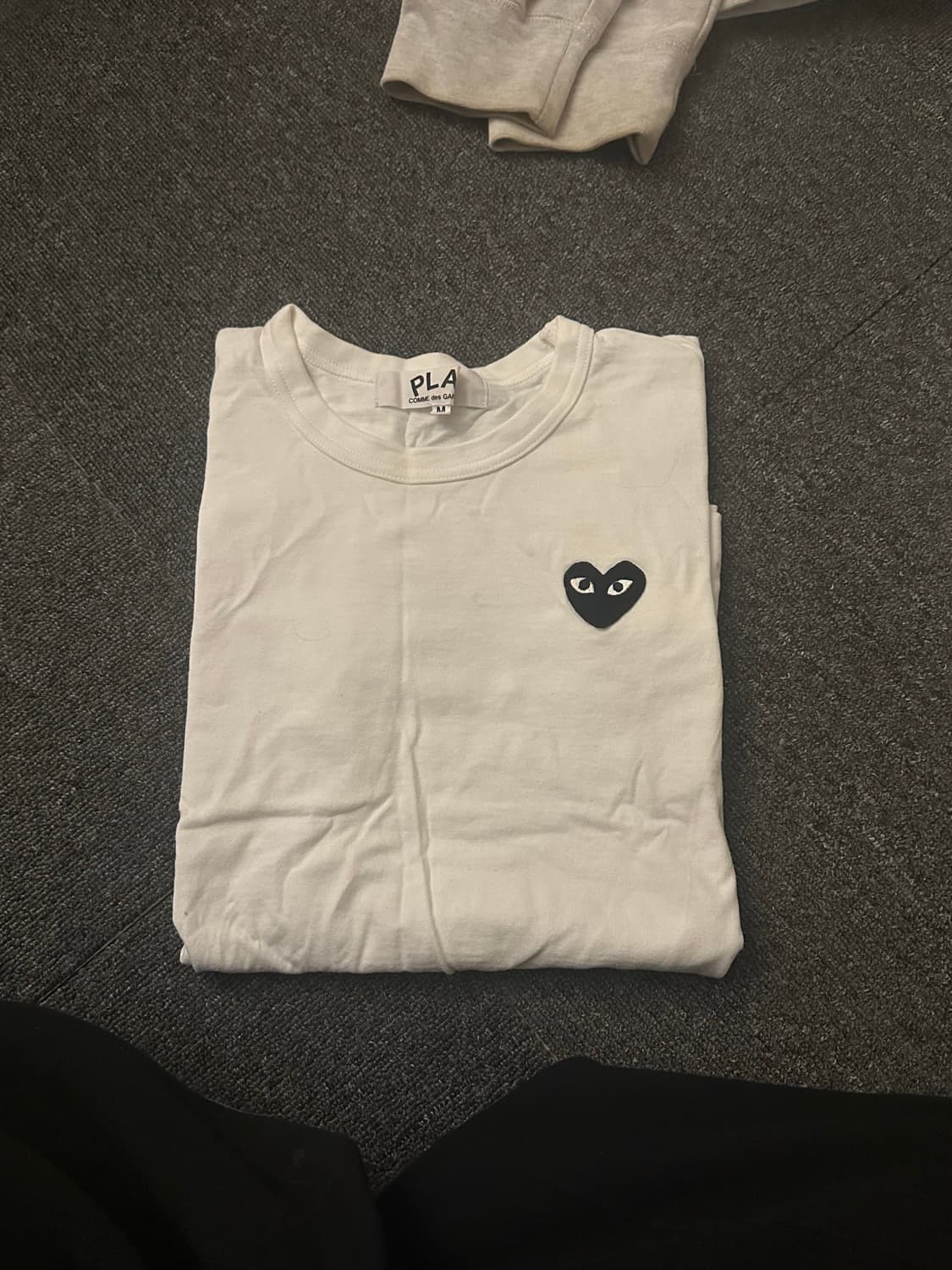 꼼데가르송 반팔티 M 상품이미지1