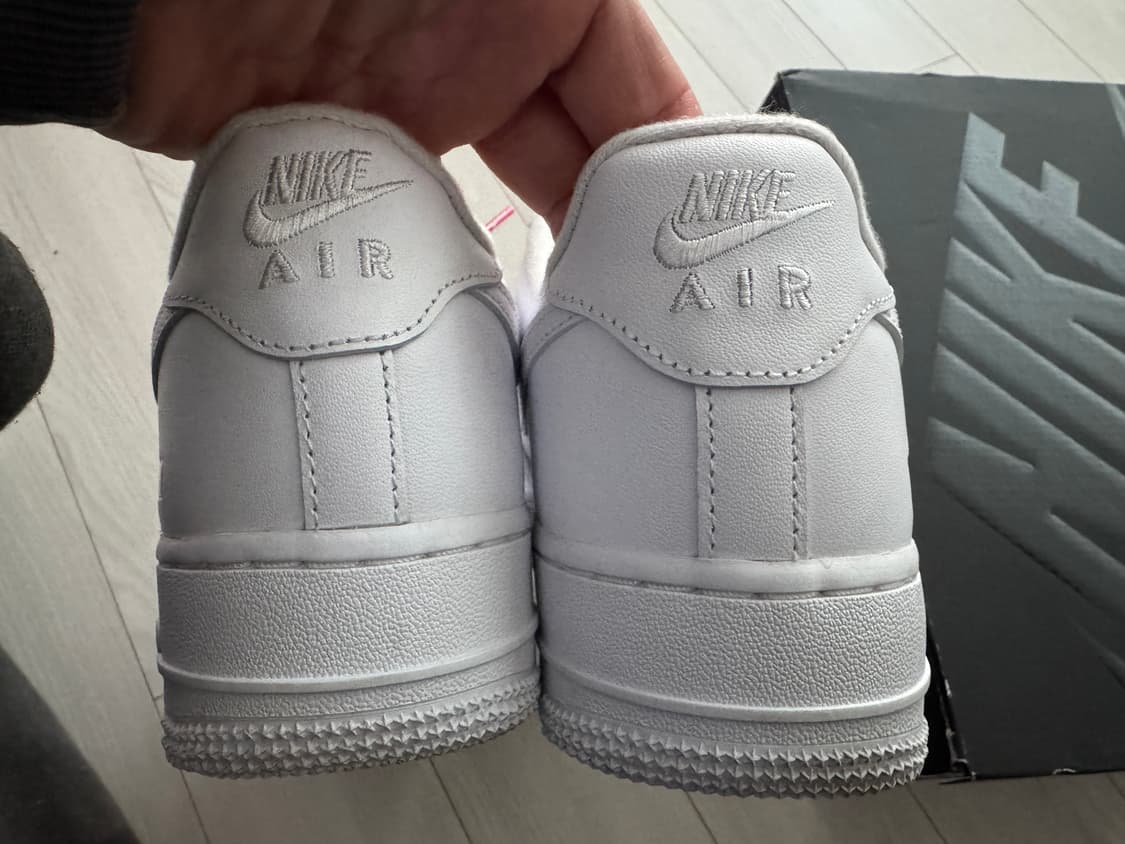 나이키 에어포스 1 로우 SP 슈프림 흰색 250mm 판매합니다 상품이미지4