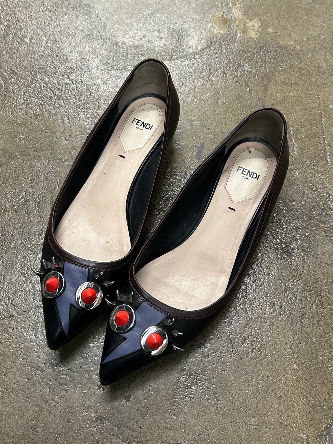 펜디 Fendi Studded Face Skimmer Flat 구두 상품이미지3