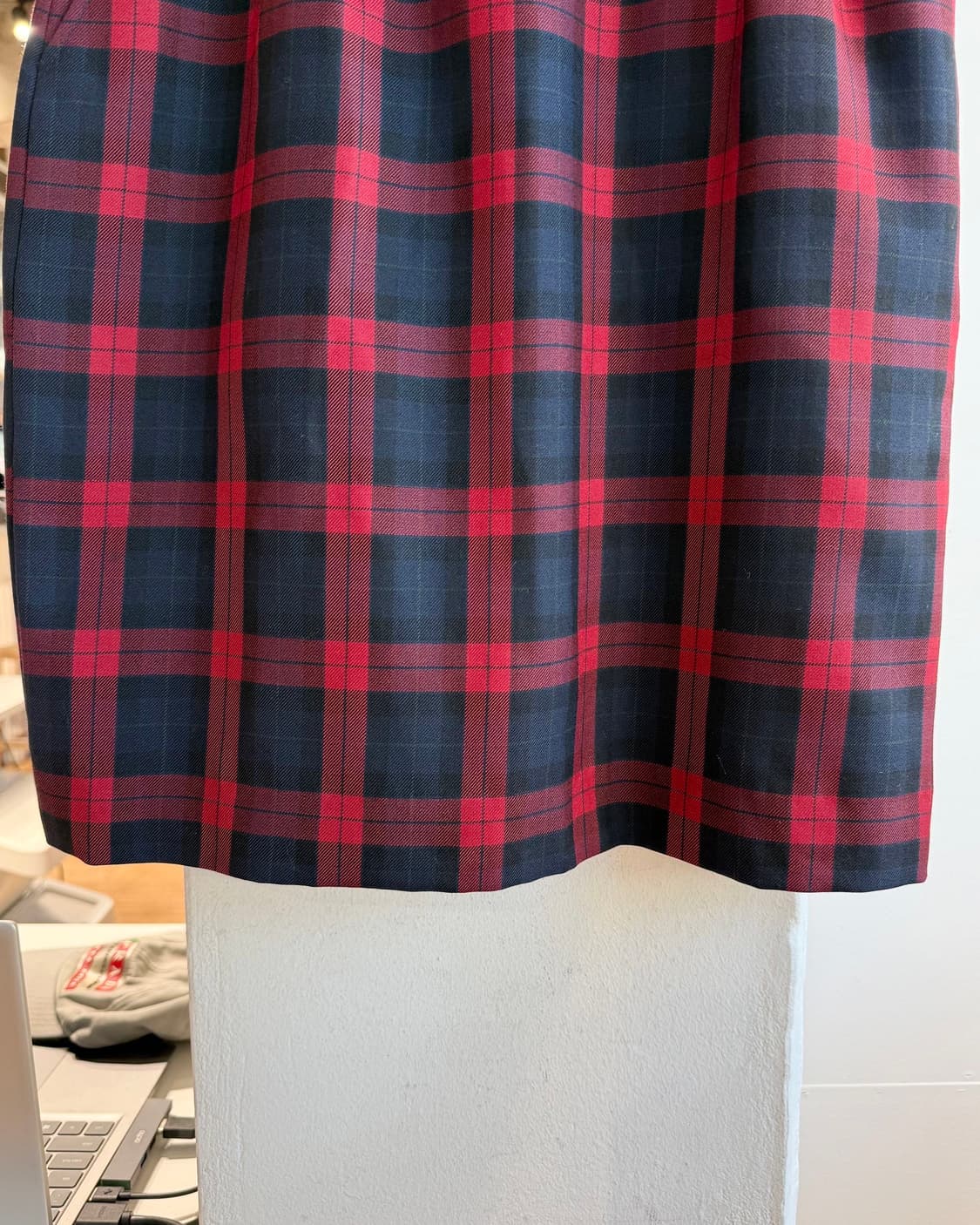 크리스찬 디올 스포츠 레드 체크 미디스커트  상품이미지4