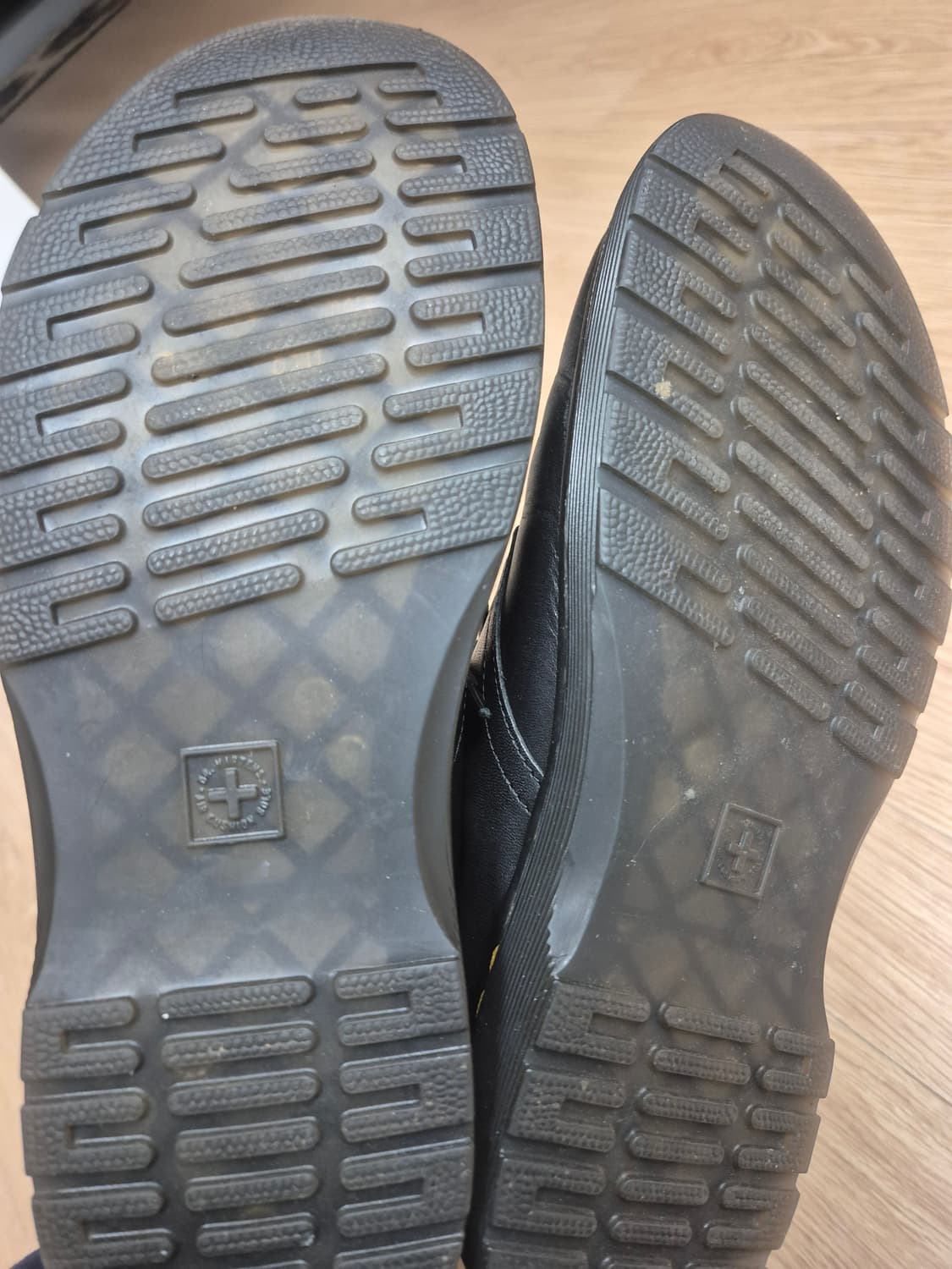 닥터마틴 판매합니다 상품이미지3