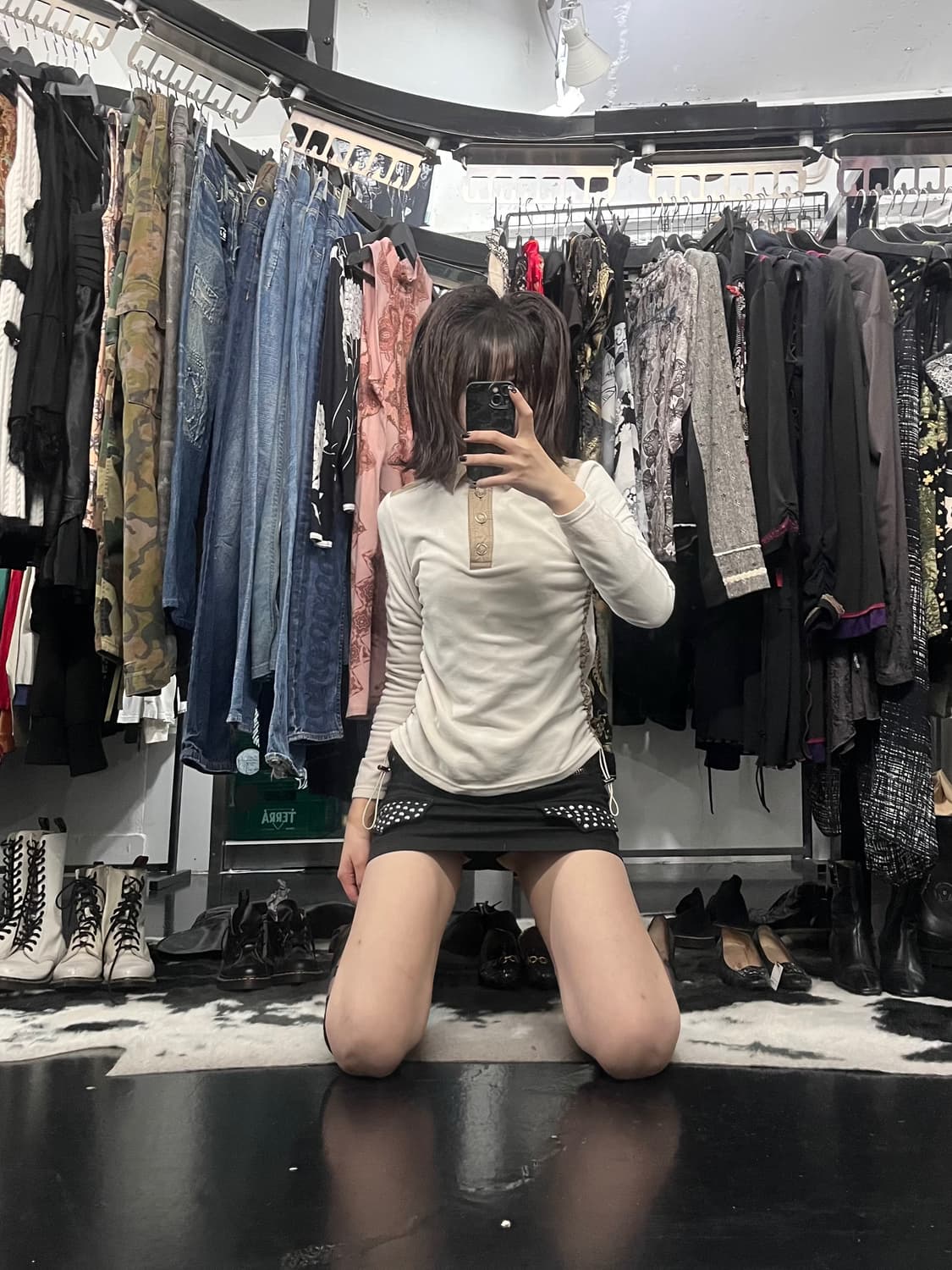 랑방 사이드 셔링 카라 롱슬리브 상품이미지1