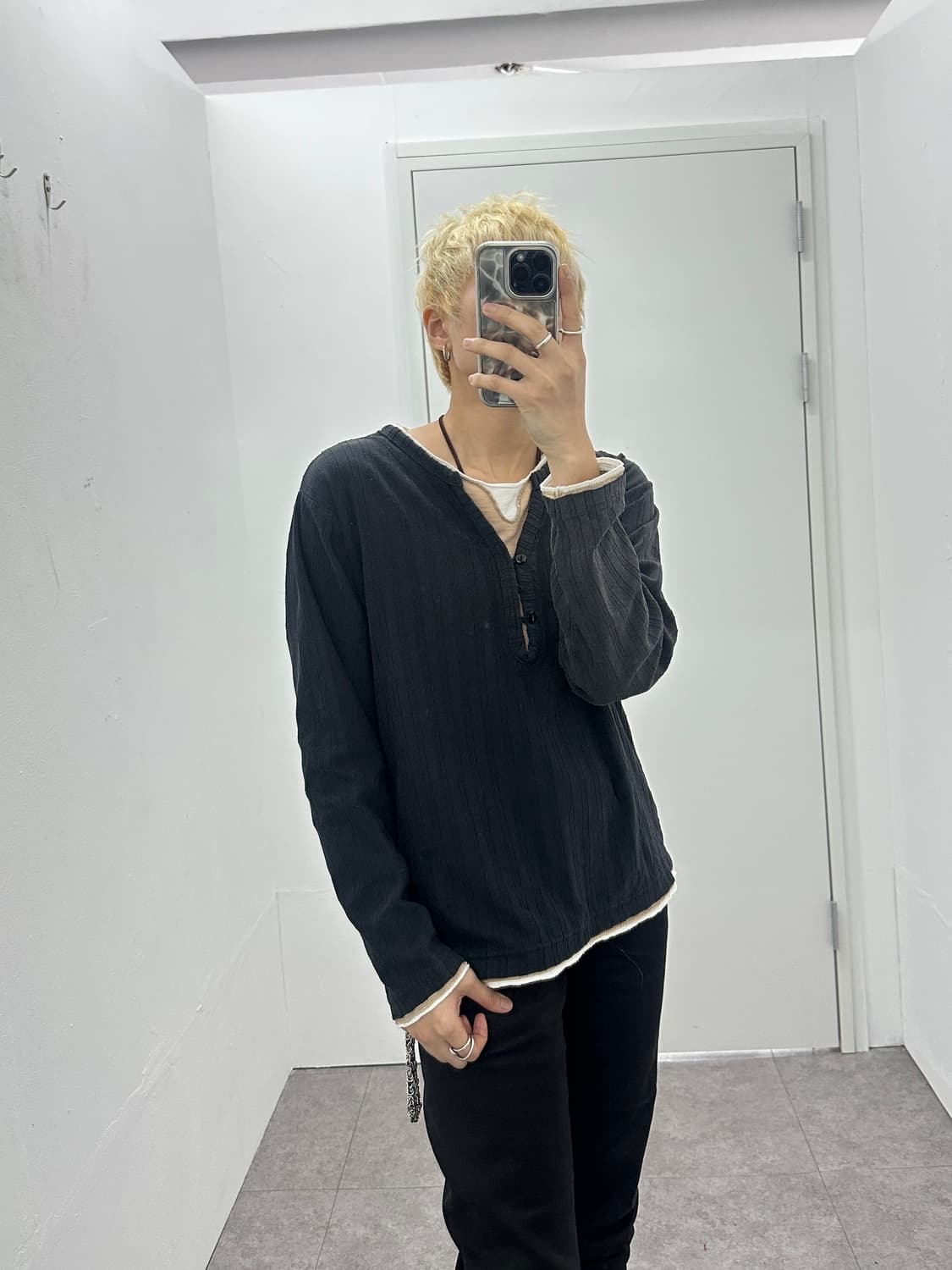 Fake layered black fade sleeve 상품이미지1