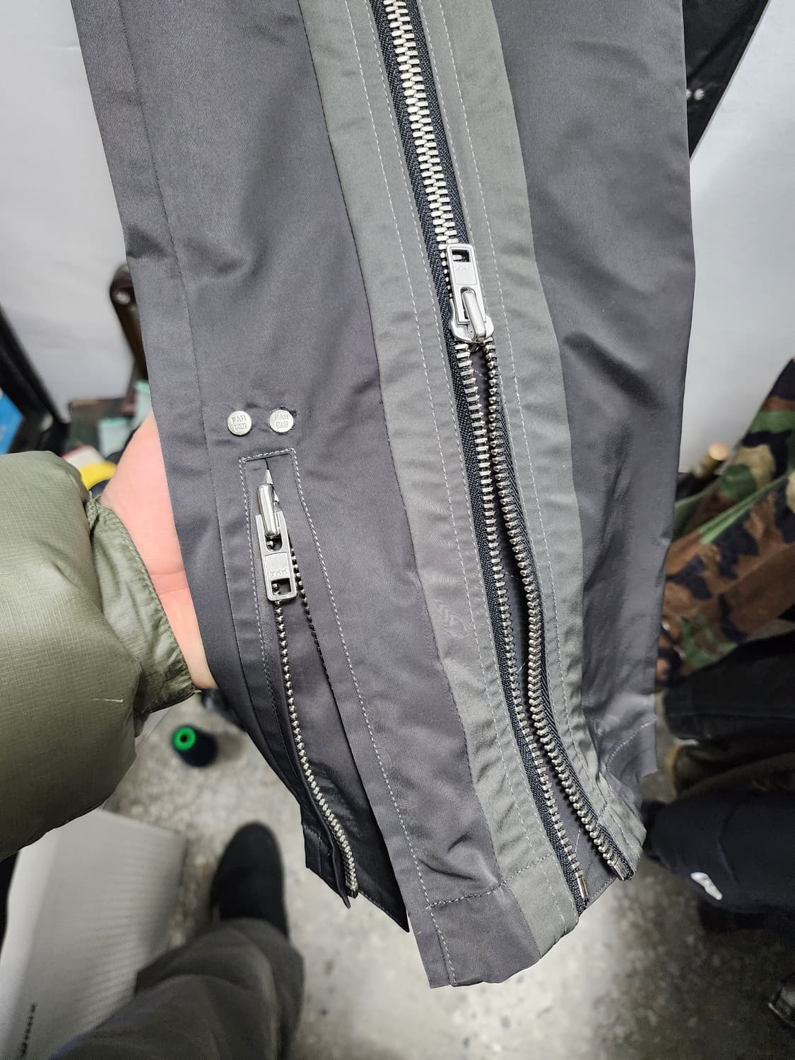 Far from what 파아카이브 스트림 지퍼 팬츠  상품이미지3