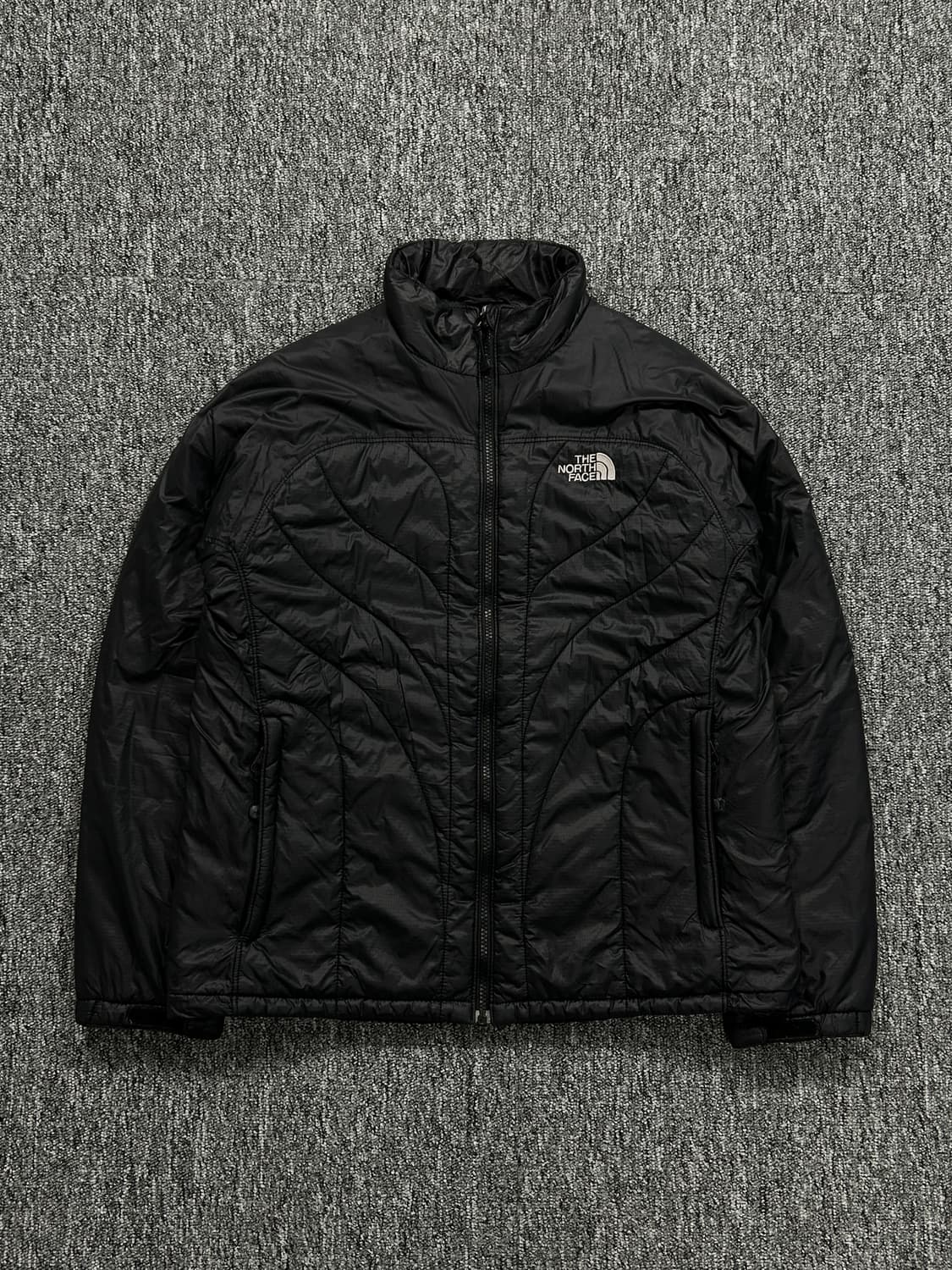 노스페이스 블랙 경량 패딩 L   상품이미지3