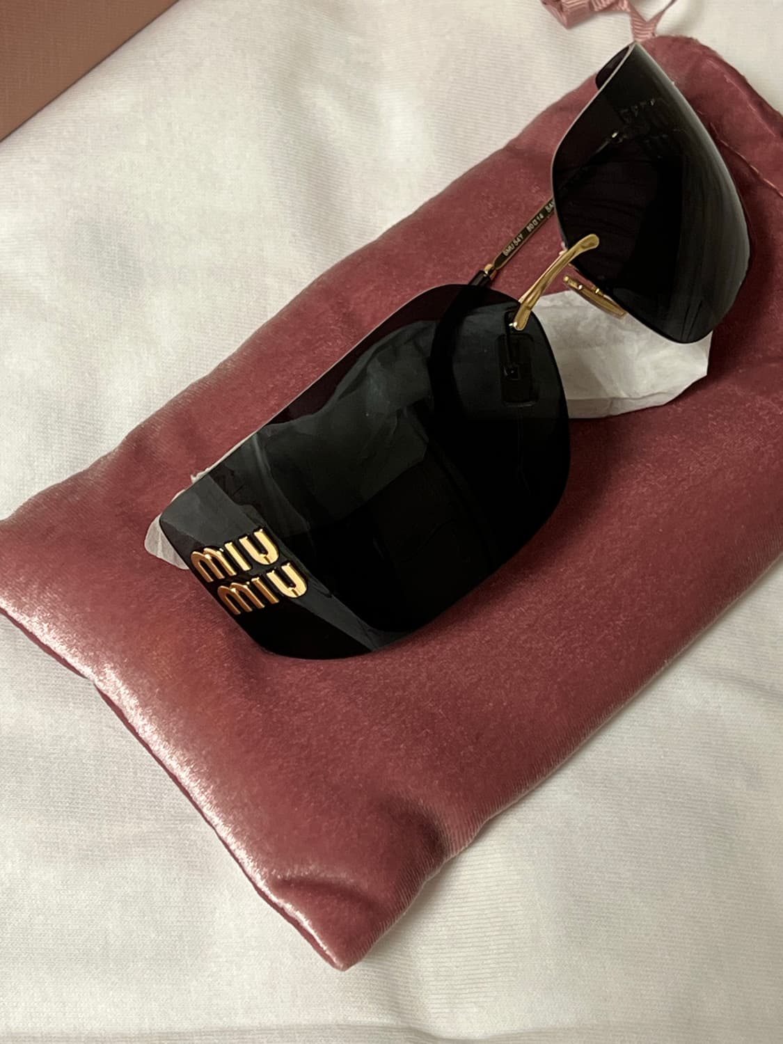 Miu Miu 미우미우 런웨이 선글라스 (민니 착용) 상품이미지1