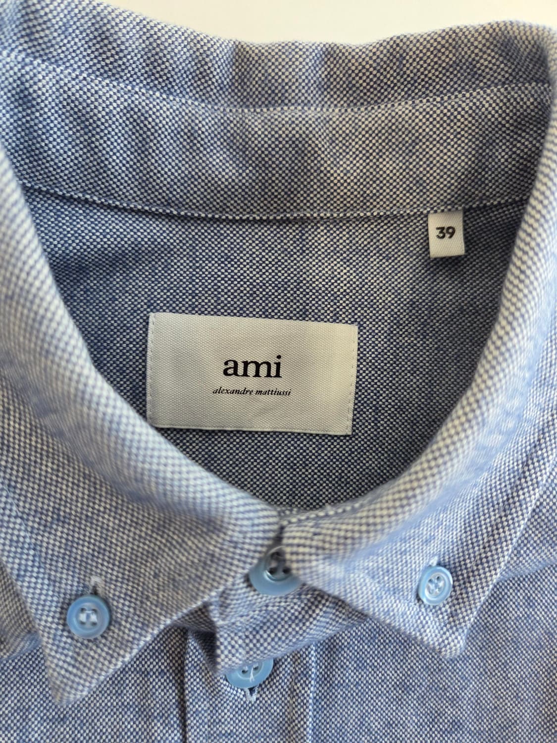 아미 공용 스몰 하트 로고 버튼 다운 셔츠 블루 39 상품이미지3