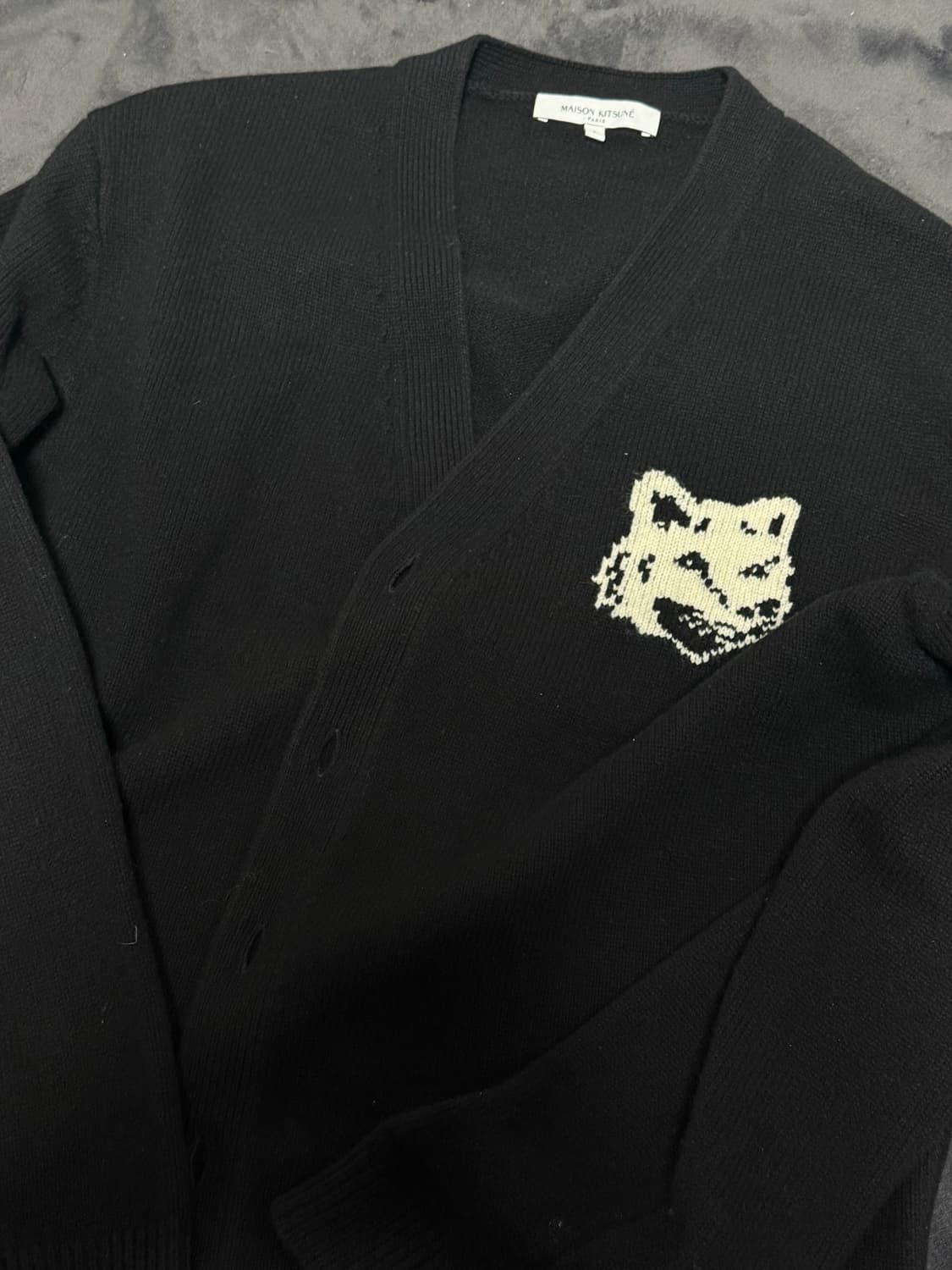 메종키츠네 폭스헤드 인타르시아 컴포트 가디건 블랙 팝니다 L 상품이미지2