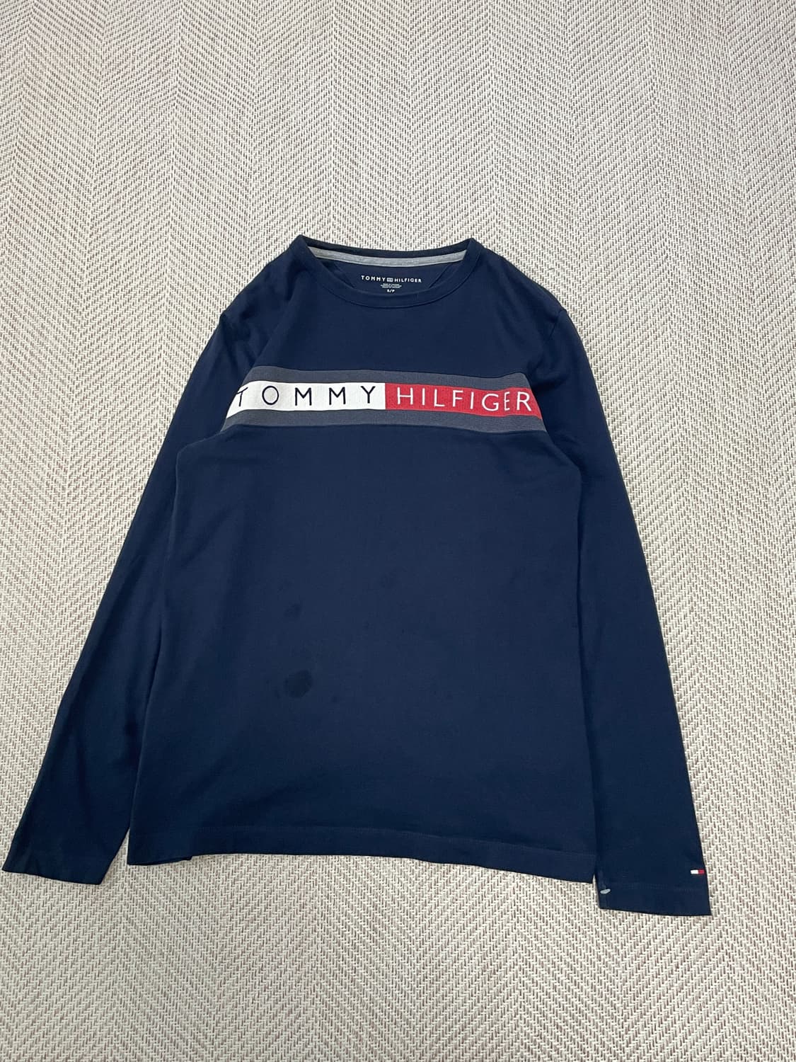 타미힐피거 로고 롱슬리브  J03367 상품이미지1