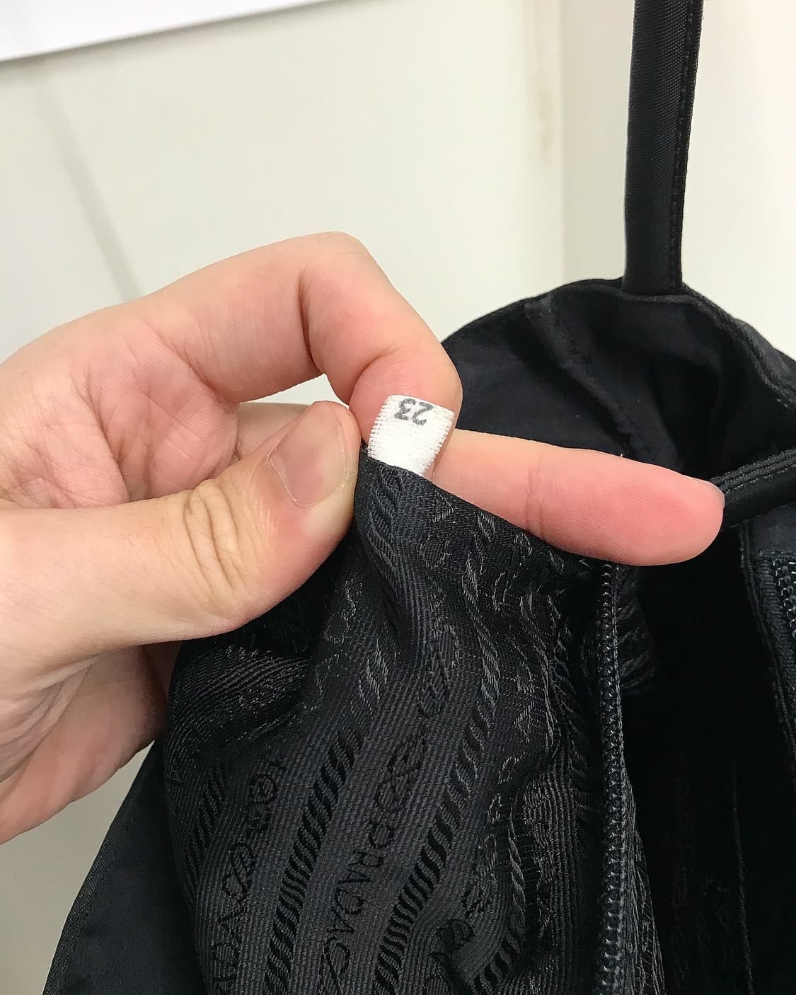 프라다 포코노 나일론 숄더백 가방 상품이미지9