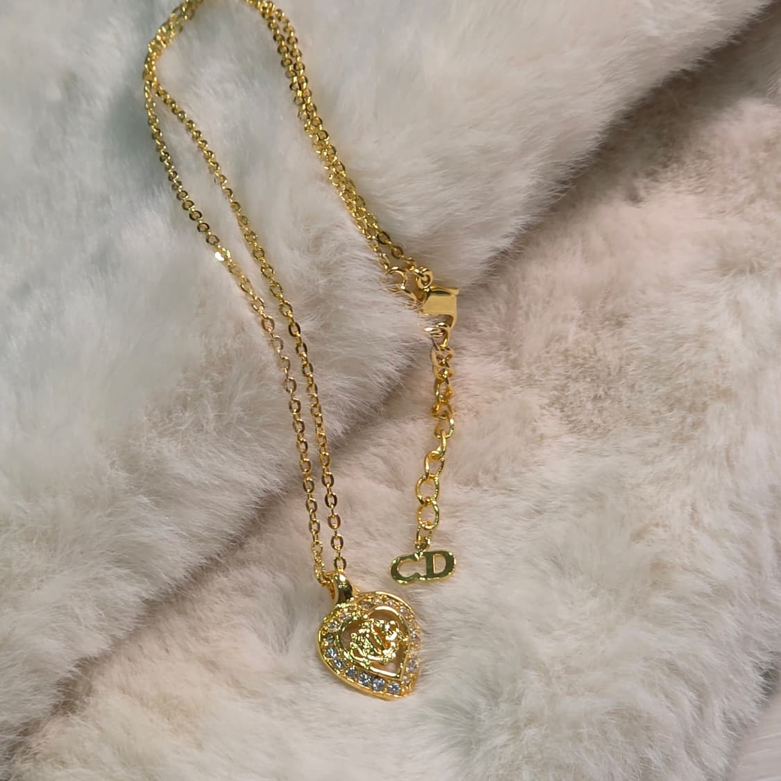크리스찬 디올 라인스톤 하트 CD 로고 목걸이 상품이미지2