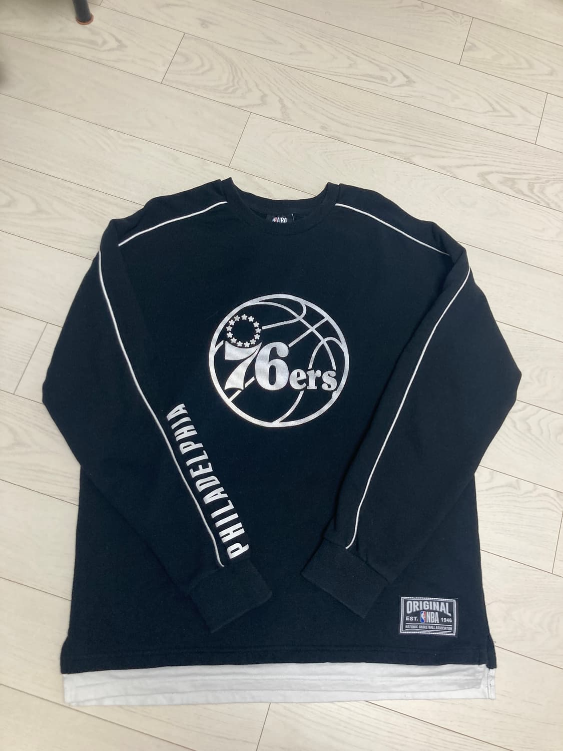 NBA 필라델피아 76ers 맨투맨 블랙 상품이미지1