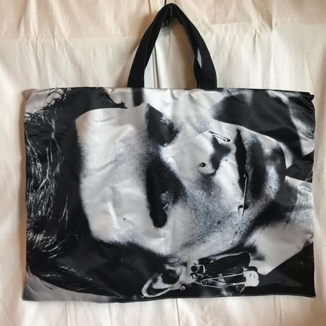 라프시몬스 포스트 토트백 상품이미지1