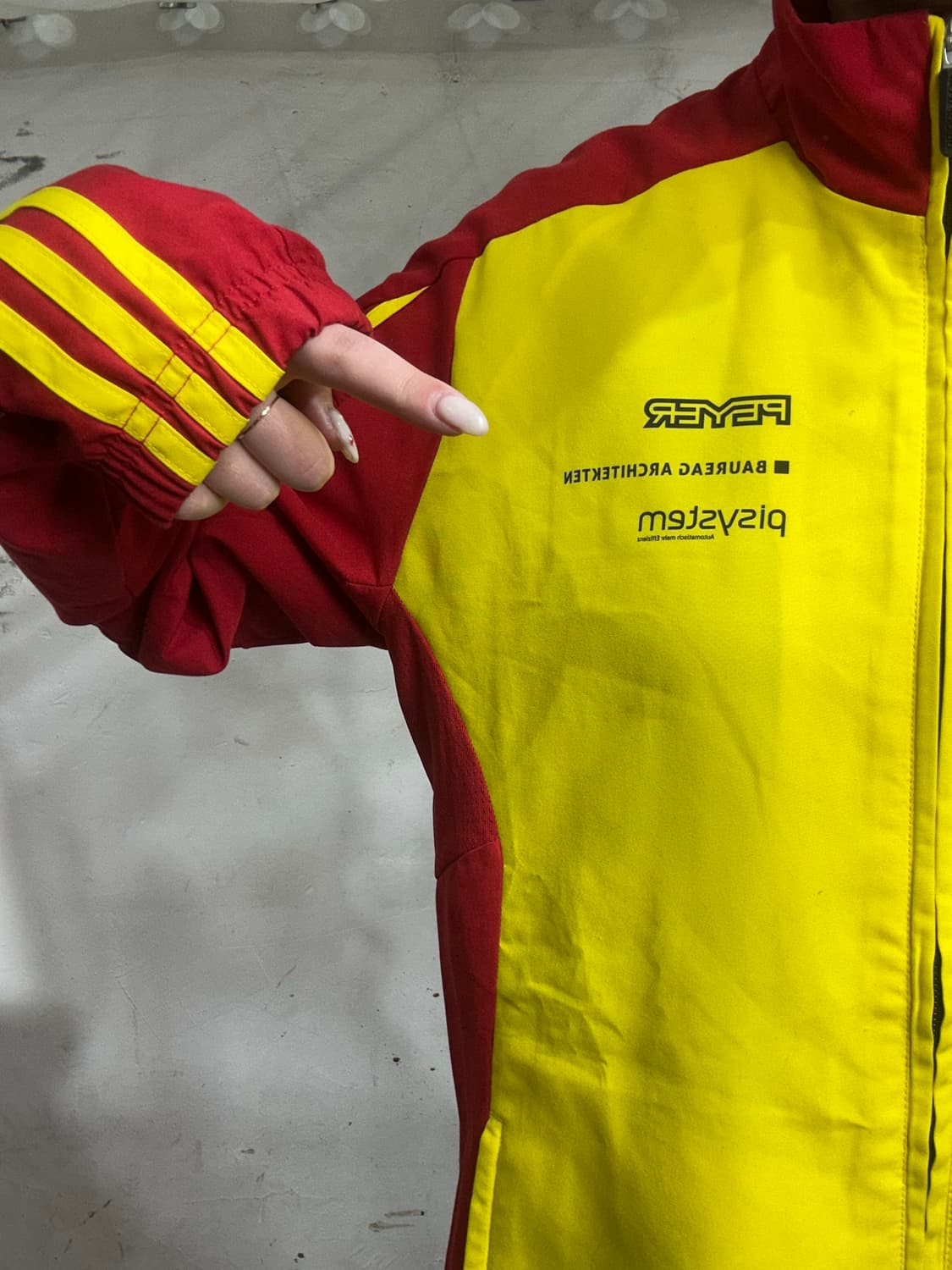 아디다스 레드 옐로우 삼선 빅 로고 올드스쿨 바람막이 자켓 M 상품이미지4