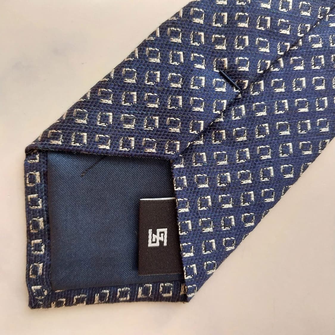 지오송지오 넥타이 네이비 기하학 패턴 A+등급 K2375
 상품이미지8