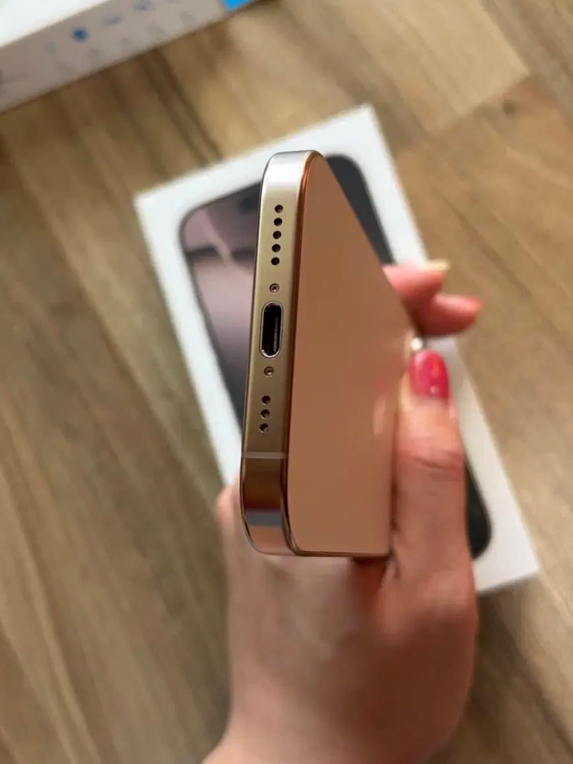 아이폰16pro 256GB 데저트티타늄 상품이미지5