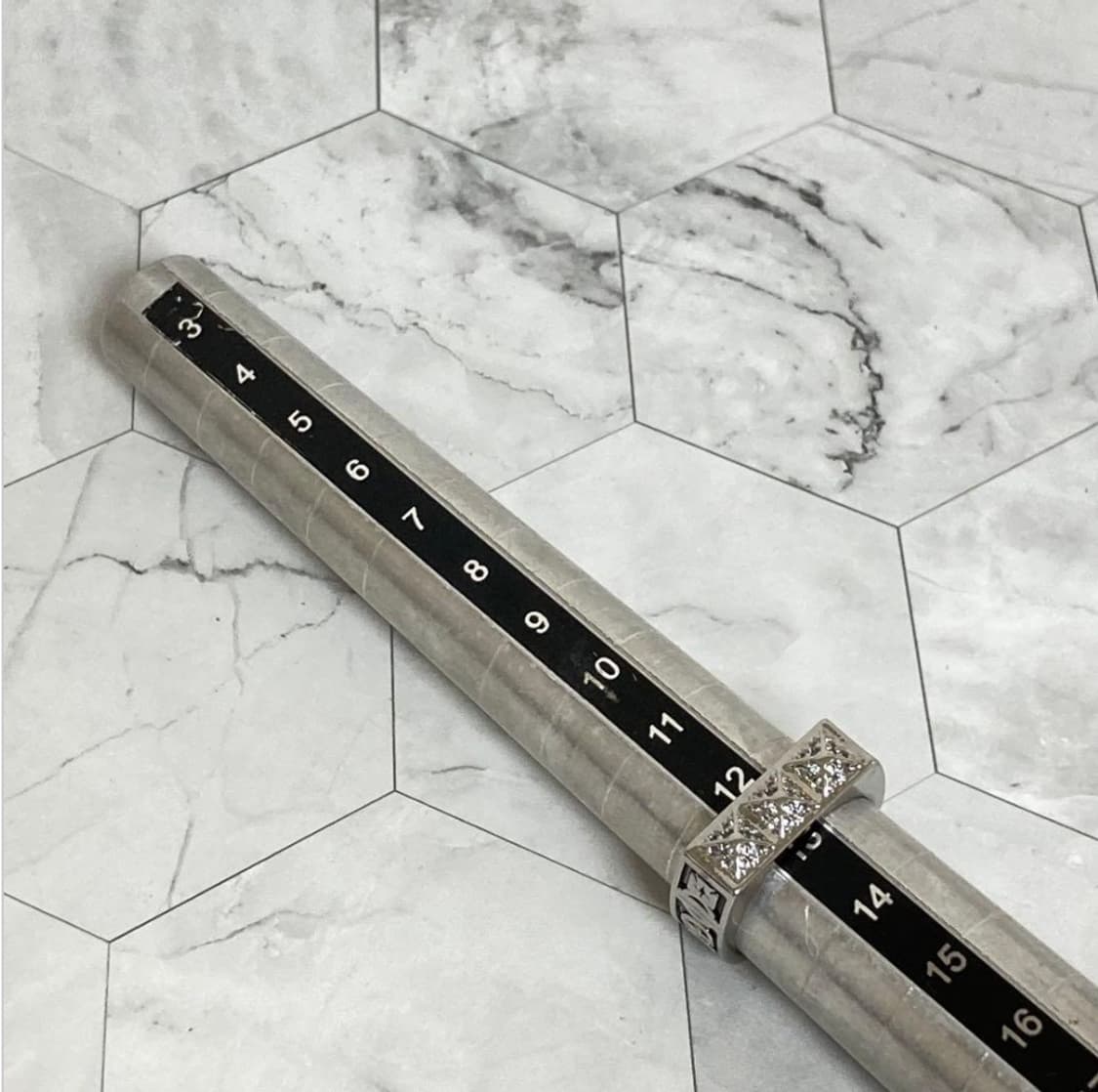 비비안웨스트우드 아카이브 레터링 각인 크리스탈링 반지 상품이미지6