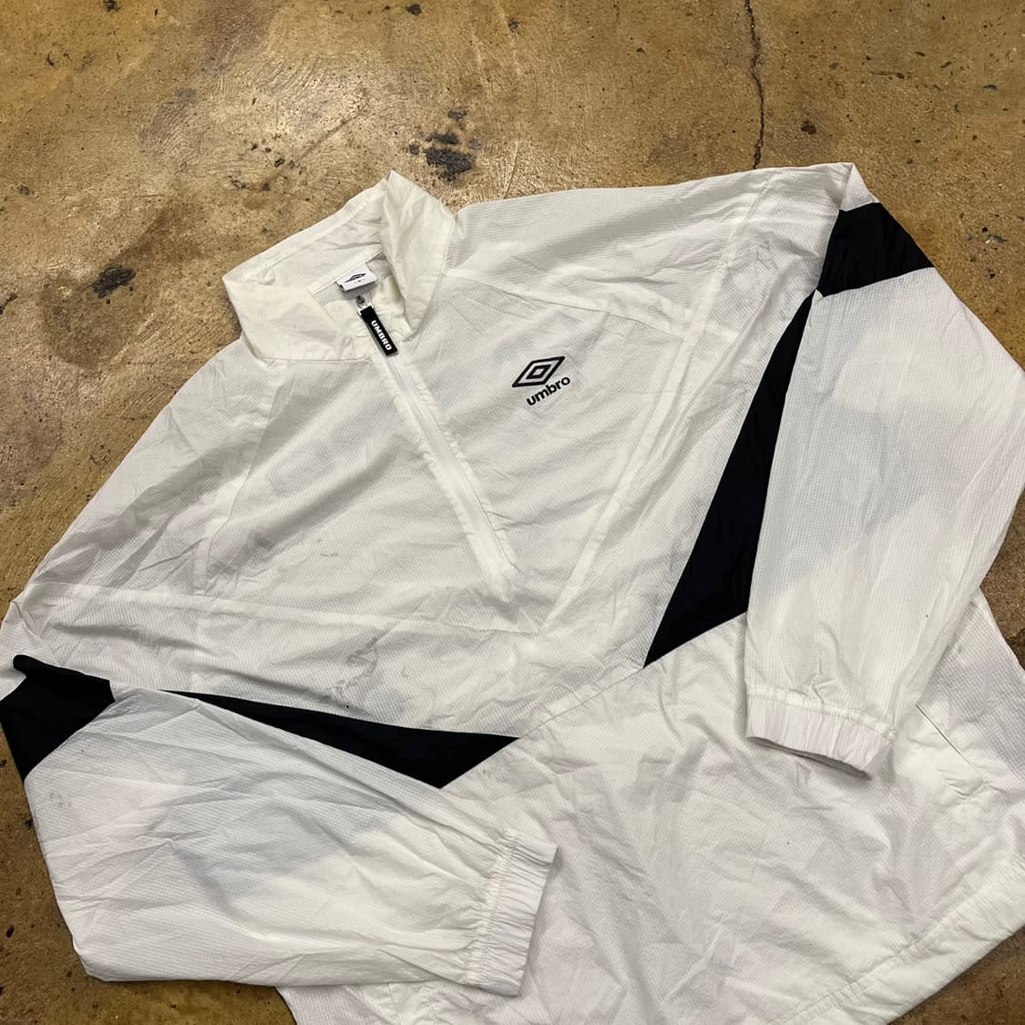 [정품/M] 엄브로 화이트 바람막이 하프집업 b8 상품이미지1