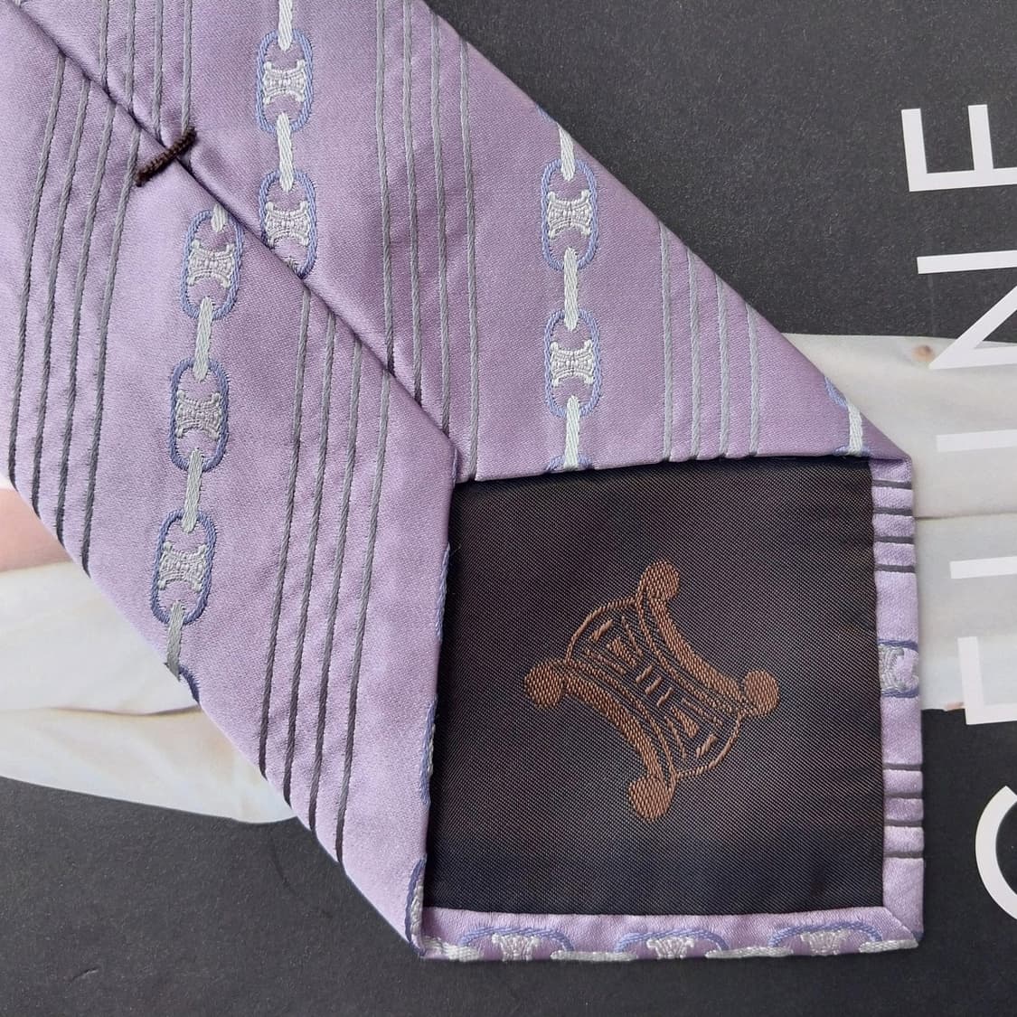 셀린느 실크 연보라 자수 패턴 넥타이 9.1cm A+등급 K2593
 상품이미지8