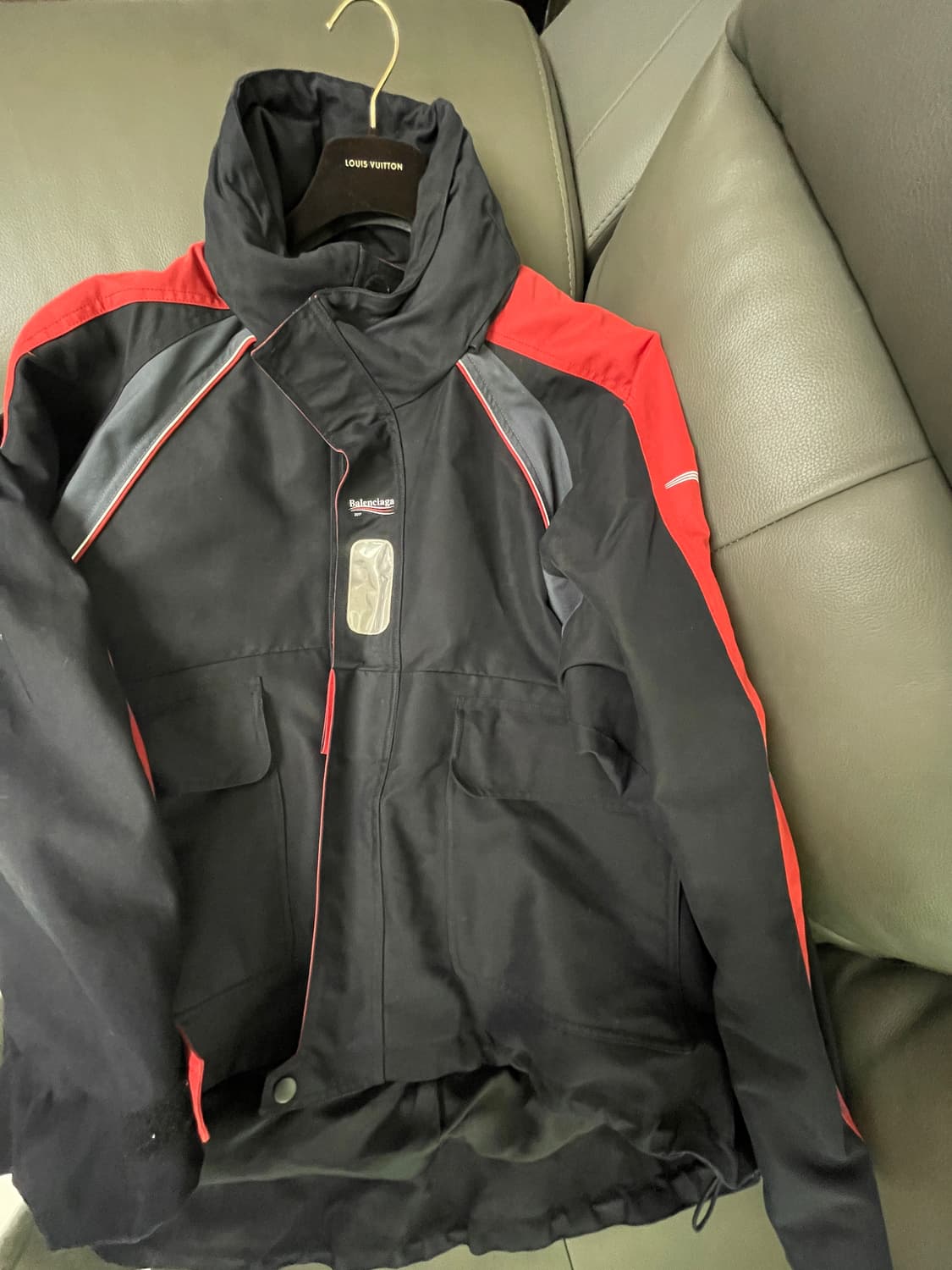 발렌시아가 쉘파카 브레드 상품이미지1