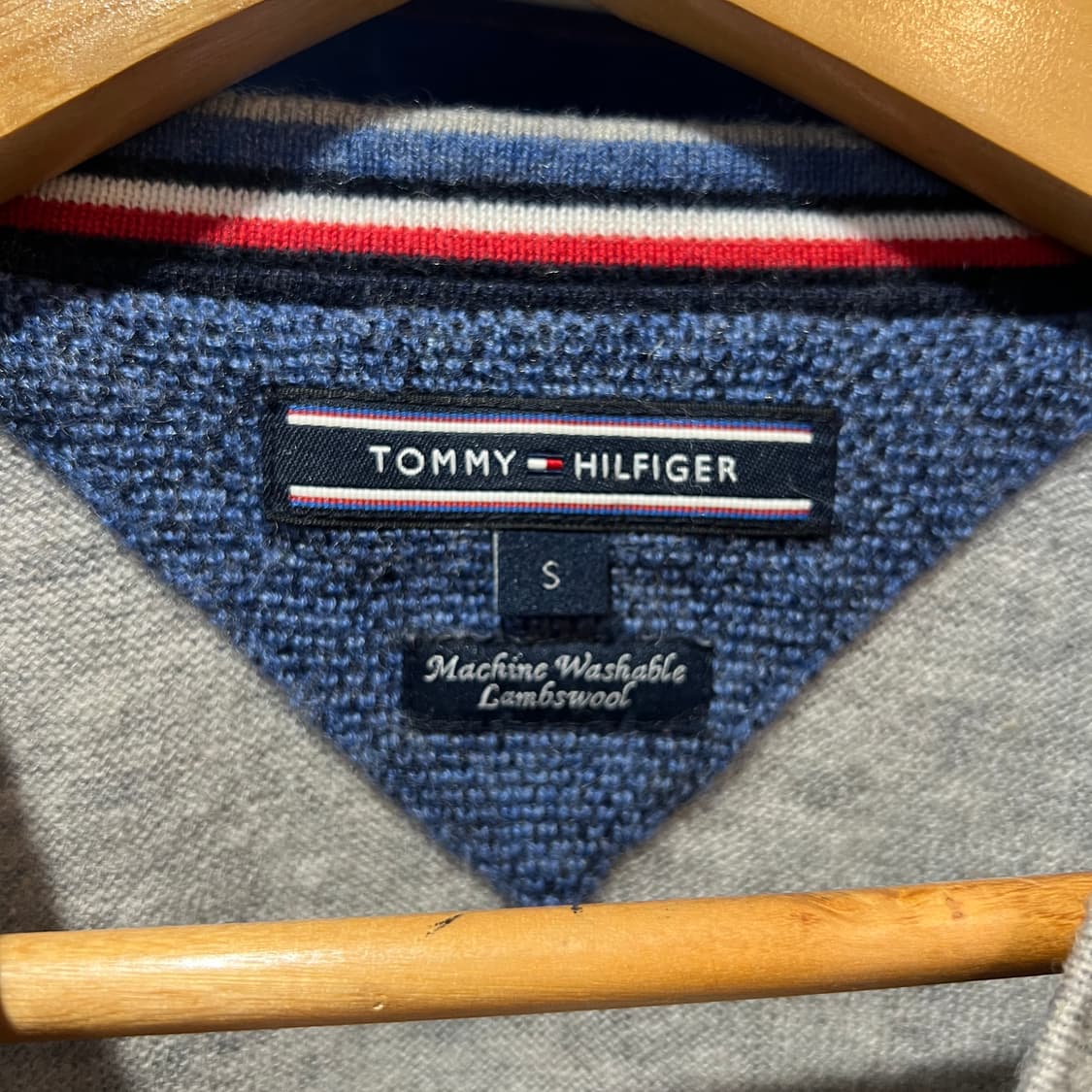 타미힐피거 브이넥 니트 상품이미지3