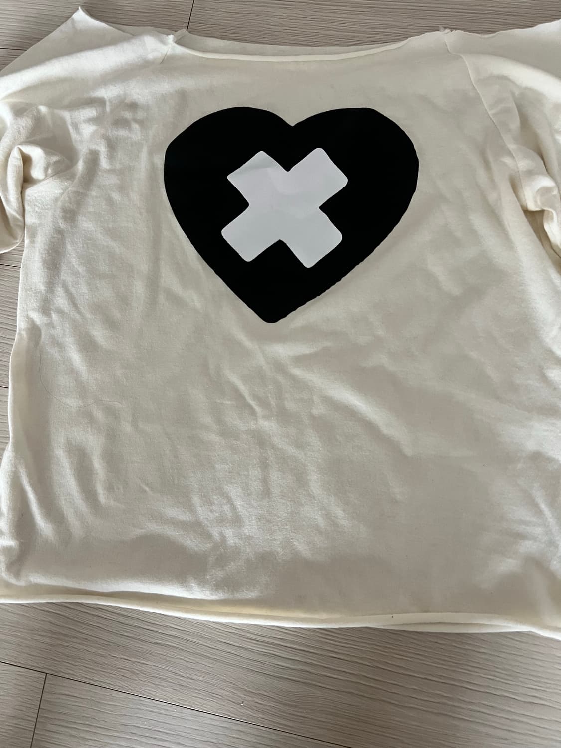 샵페어리 cross heart cut off t-shirt (cream) 상품이미지9