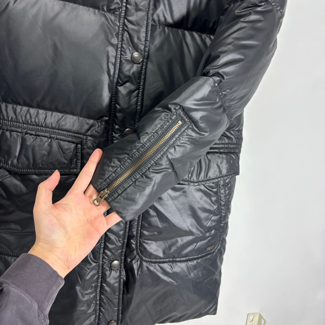 우먼M 리바이스 블랙 하이넥 투웨이 덕다운 롱패딩 상품이미지2