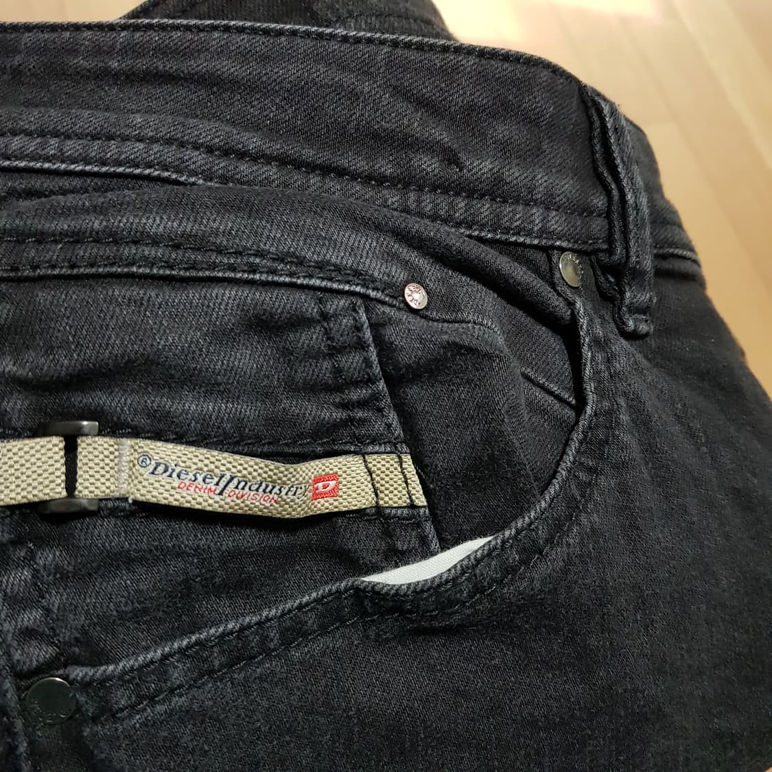 34인치 / 디젤 / BELTHER / 테이퍼드 블랙진/ 2장410 상품이미지7