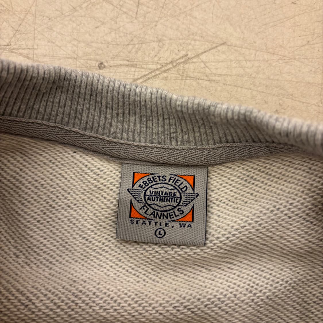 이벳필드 빅로고 그레이 맨투맨 상품이미지3