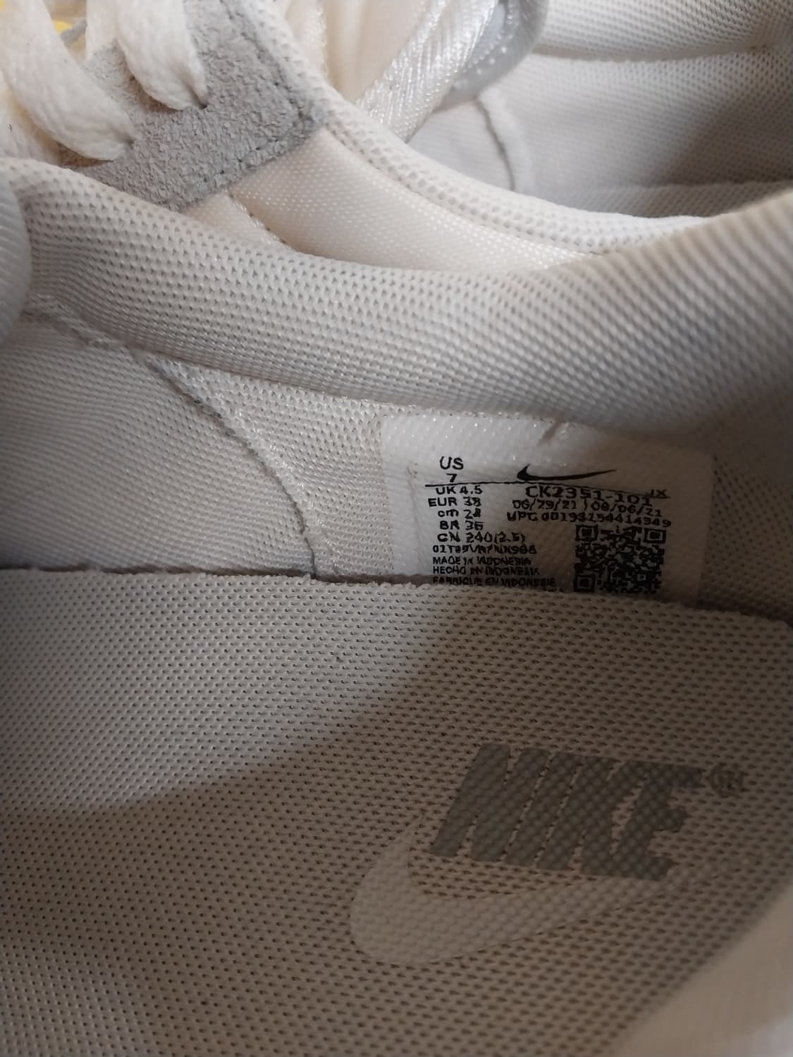 여성 나이키 데이브레이크 써밋화이트 운동화 (240) 상품이미지9