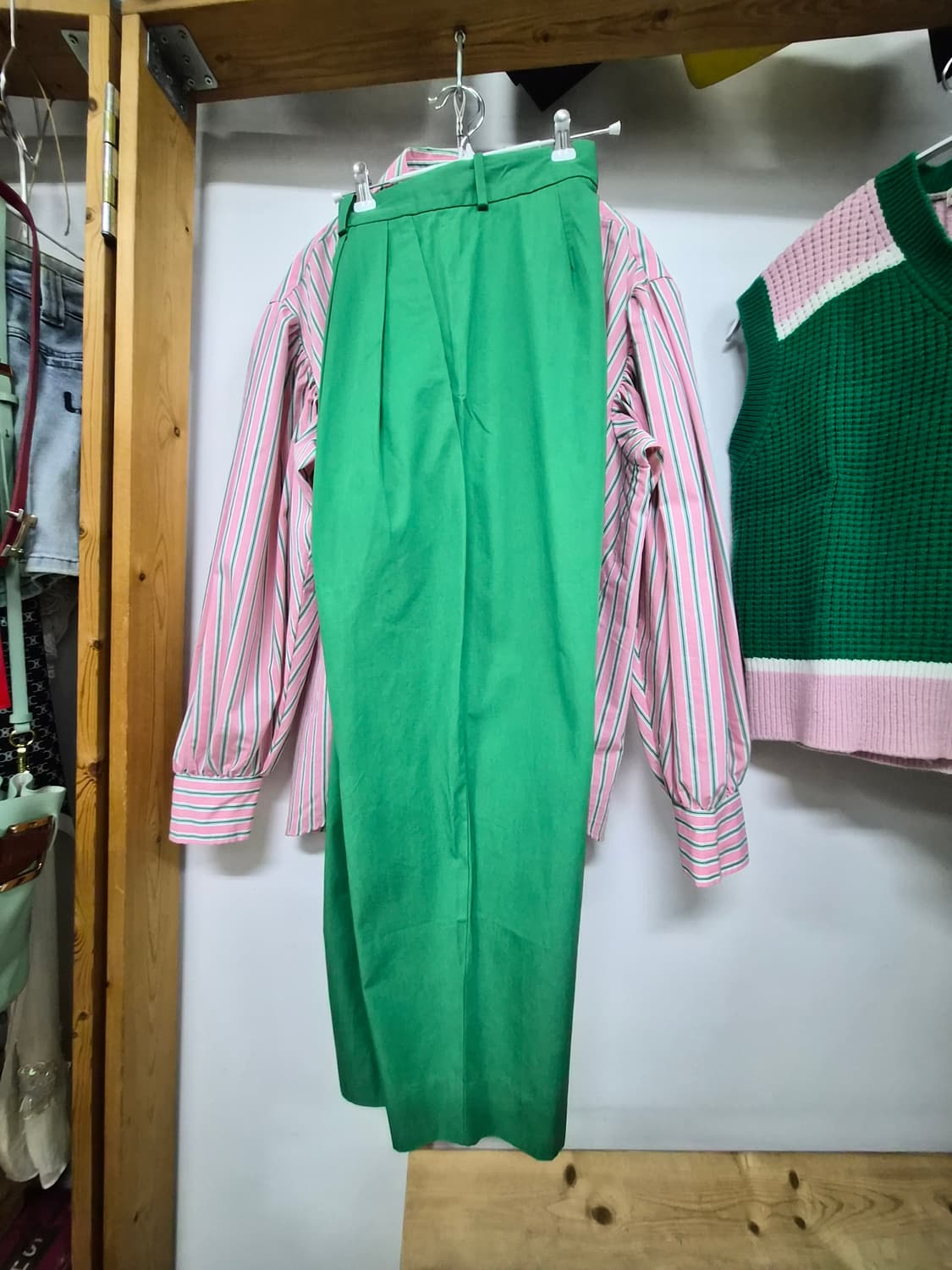 벌룬 스트라이프 셔츠. 2.코스 그린 핀턱 세미배기팬츠 상품이미지10