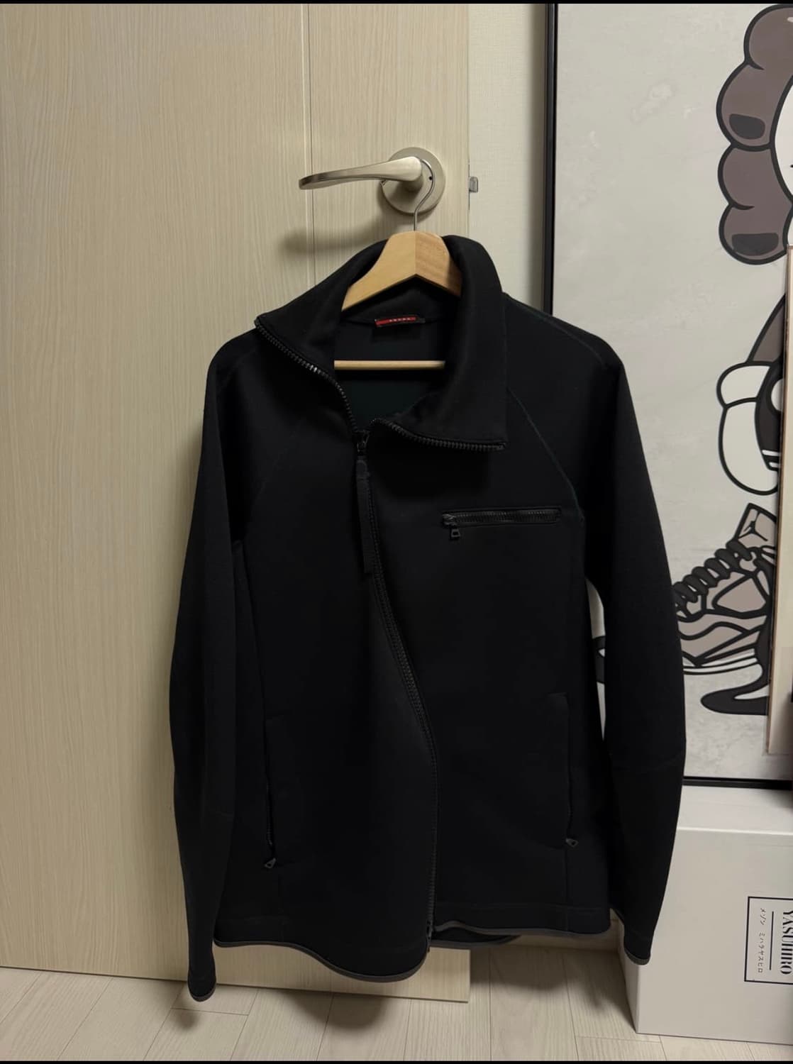 프라다 스포츠 커브드 하이넥 집업 자켓 상품이미지2