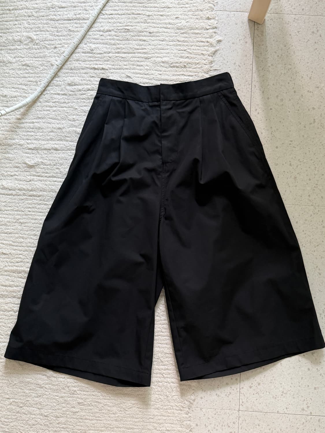 아모멘토 26SS Two Tuck Wide Shorts 상품이미지2