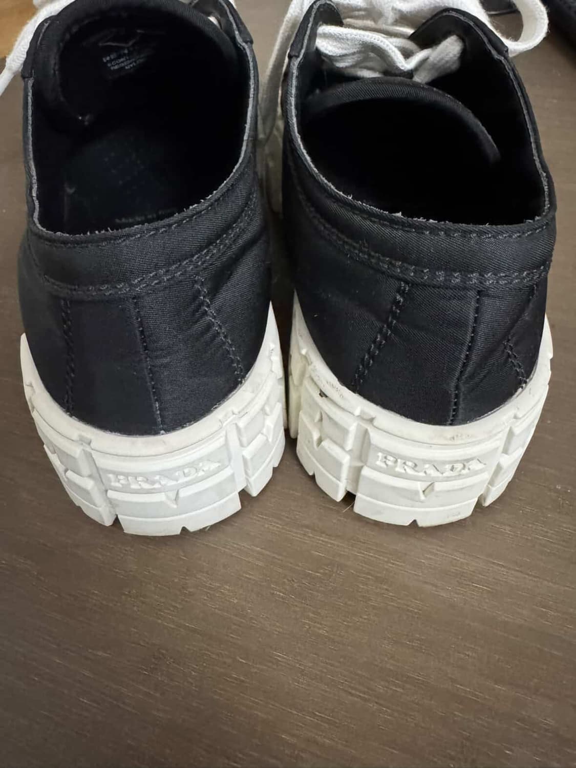 프라다 블랙 개버틴 상품이미지3