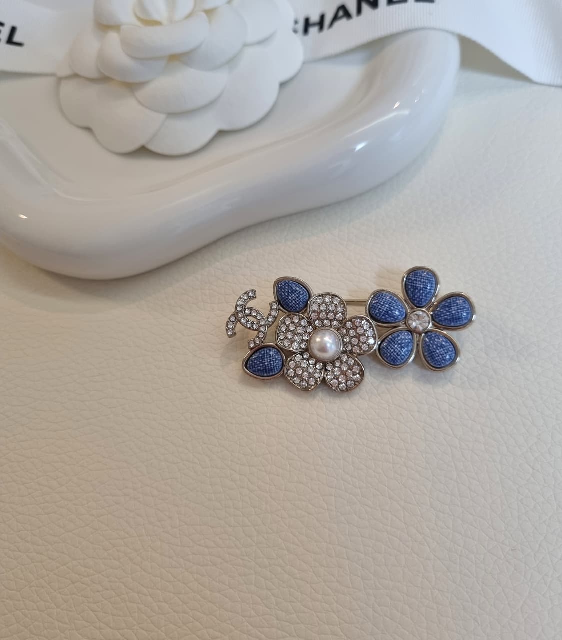 샤넬 데님풍플라워&스왈 CC로고 브로치 업사이클링 상품이미지2