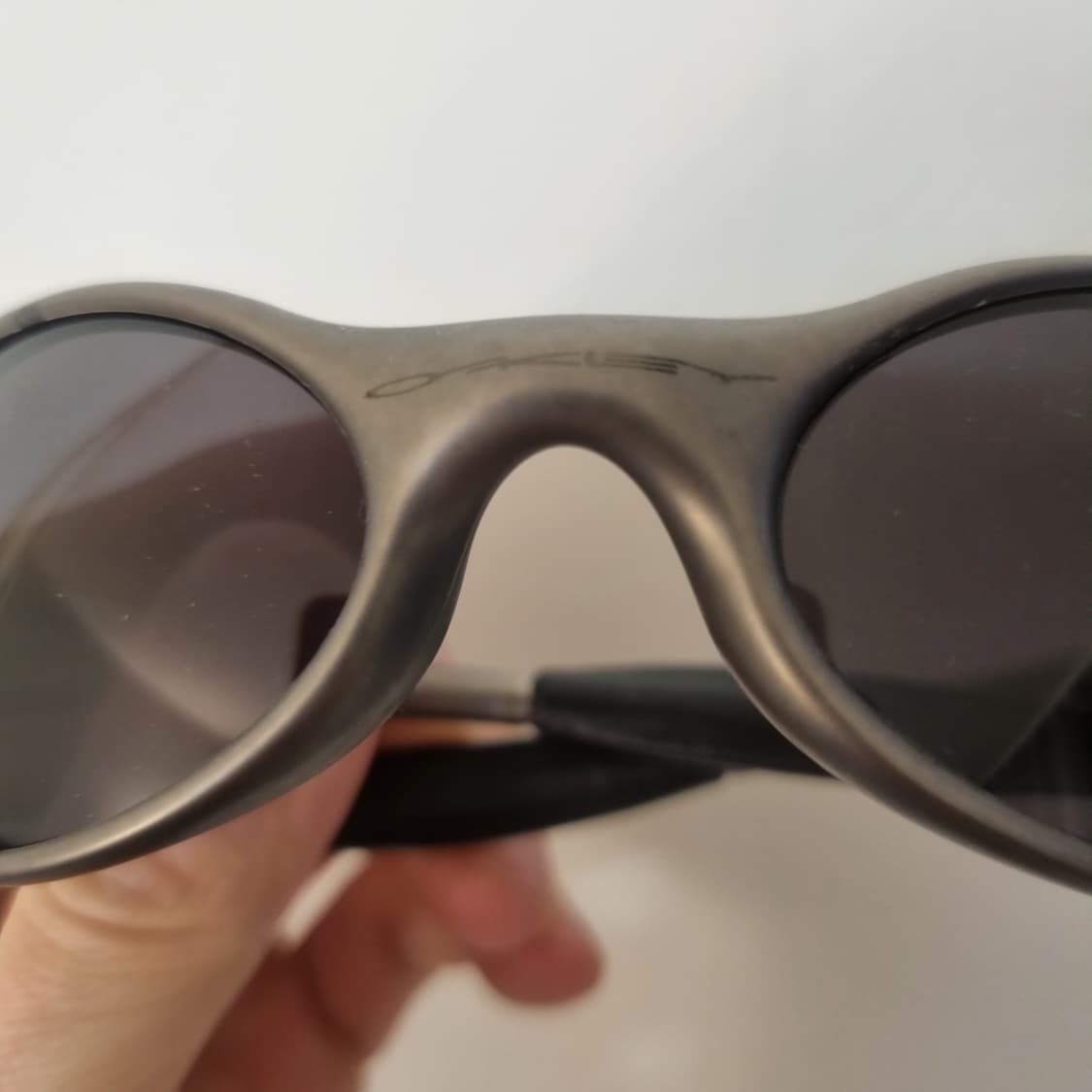 오클리 아이자켓1.0 티타늄 그레이 상품이미지4