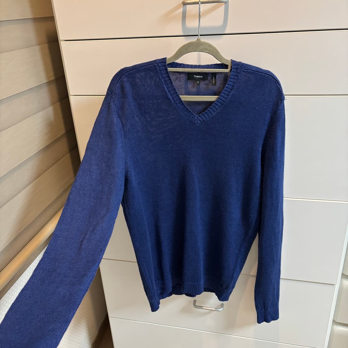 띠어리 린넨 100% 코발트 블루 브이넥 니트 남녀공용 상품이미지2