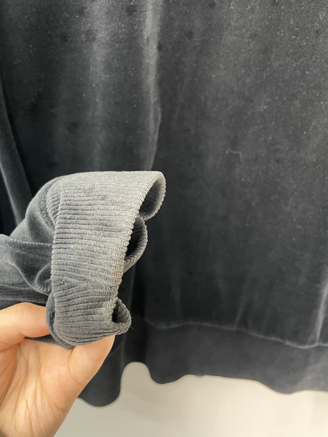 아디다스 블랙 벨벳 백로고 트랙탑 져지 H2076 상품이미지9