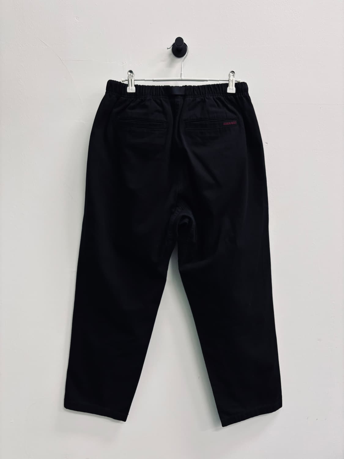 GRAMICCI 그라미치 블랙 루즈 테이퍼드 팬츠 상품이미지3
