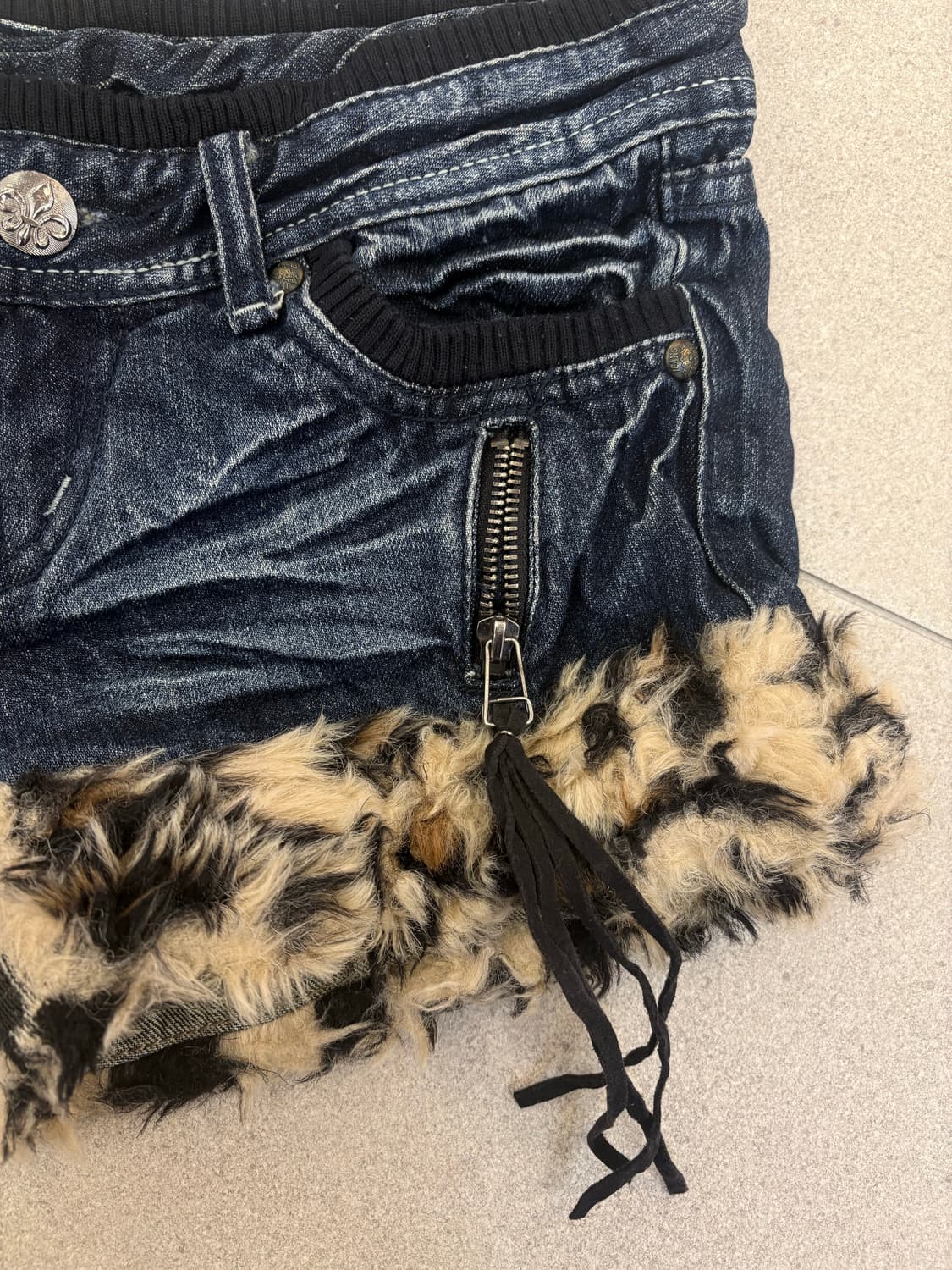 레오파드 지퍼 데님 퍼 숏팬츠 상품이미지3